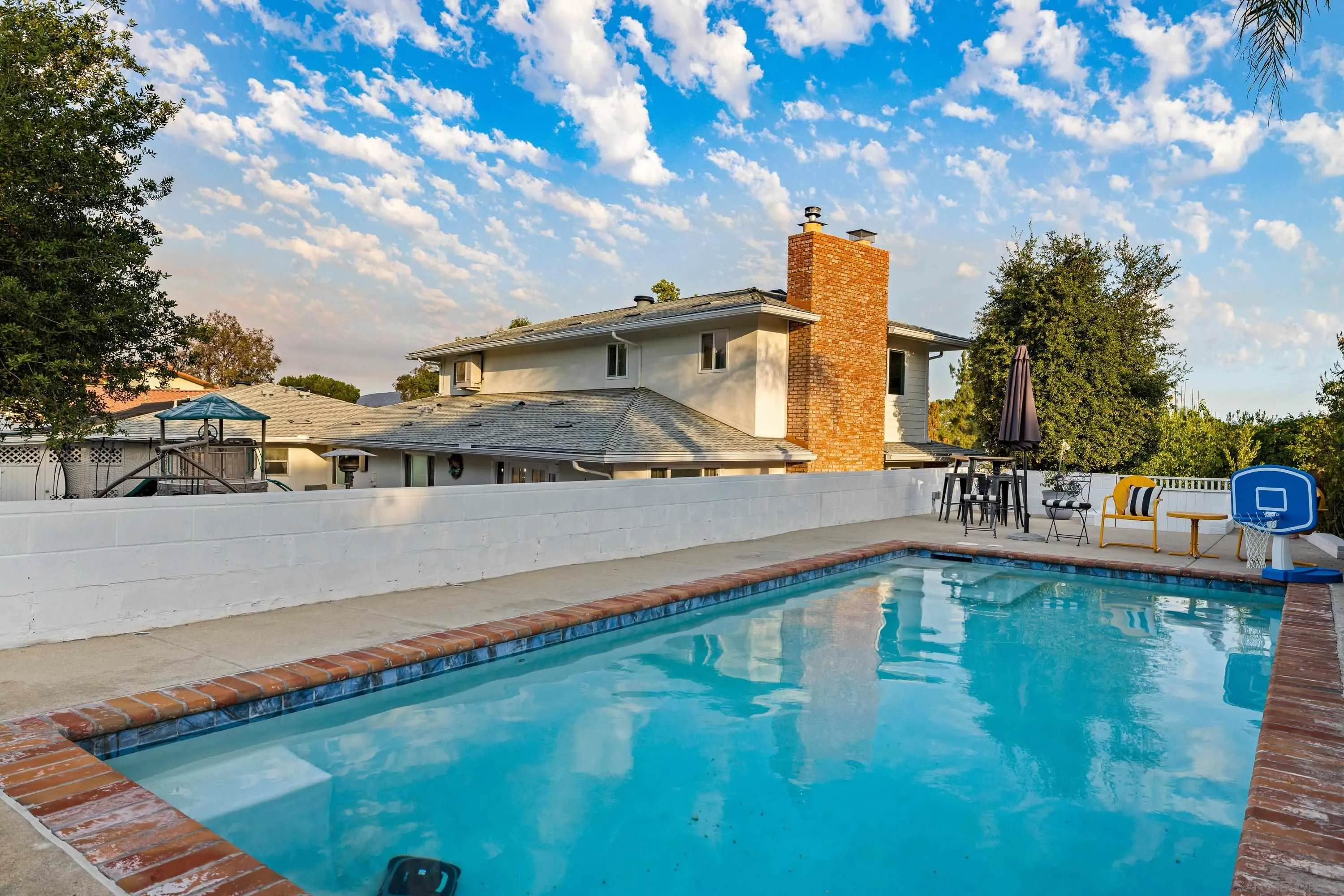 https://cdn.realtyfeed.com/cdn/127/260014682/fad34c909984d5cf64adb03b8f38ca88.webp