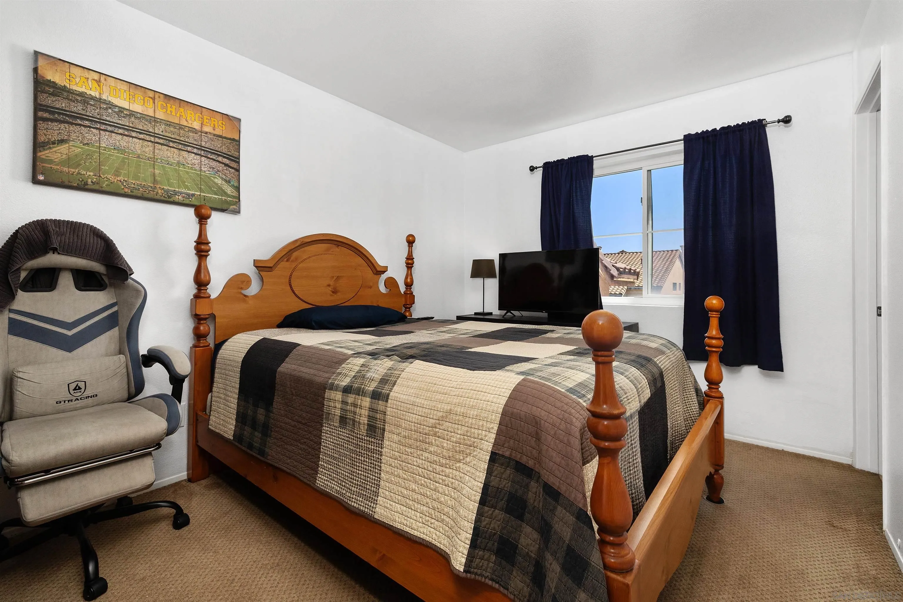 https://cdn.realtyfeed.com/cdn/127/260014683/3770711e0f140fc5d84f49fc2e6c7829.webp