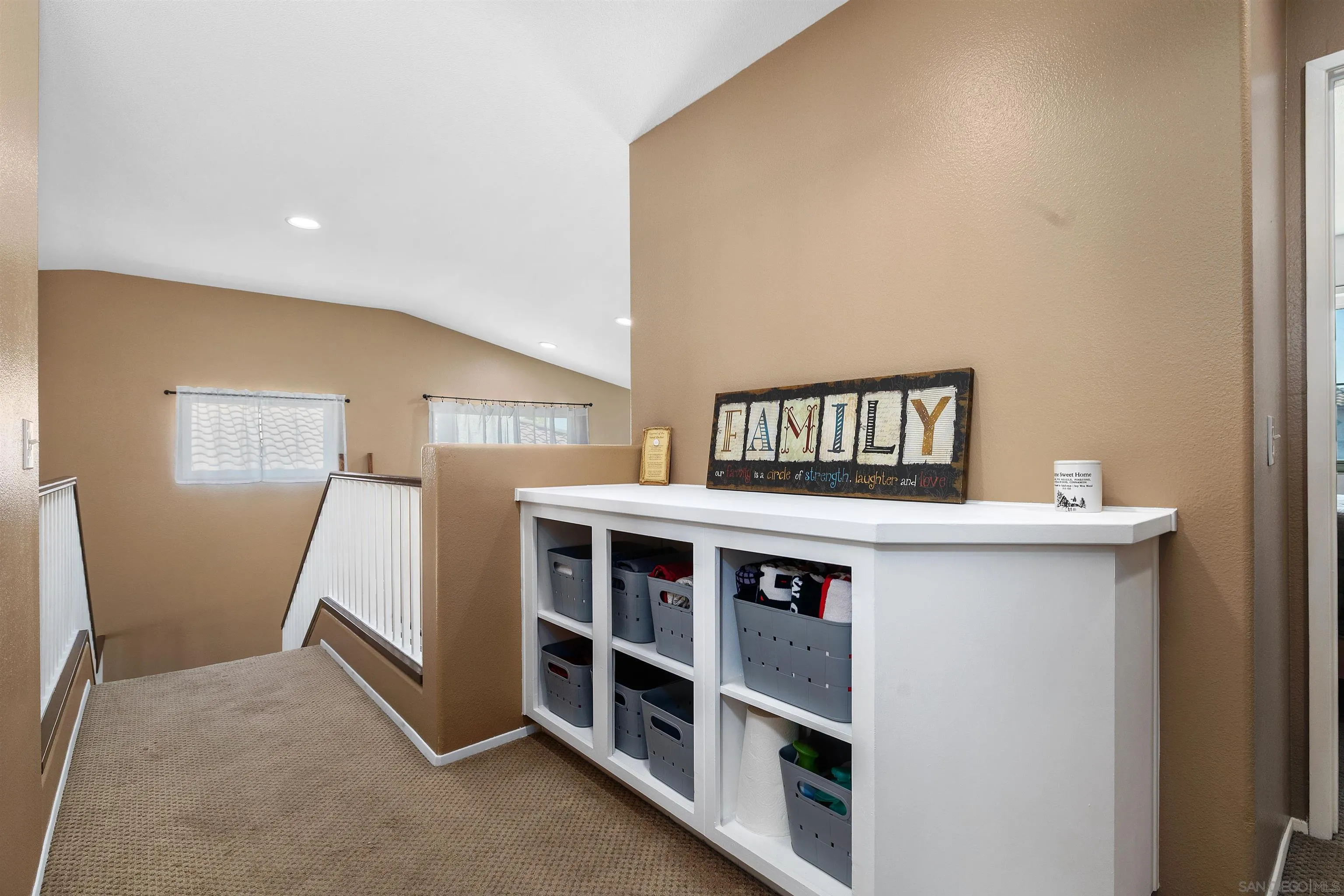 https://cdn.realtyfeed.com/cdn/127/260014683/596cf174fc1dd4cfbcffb9a23217c970.webp