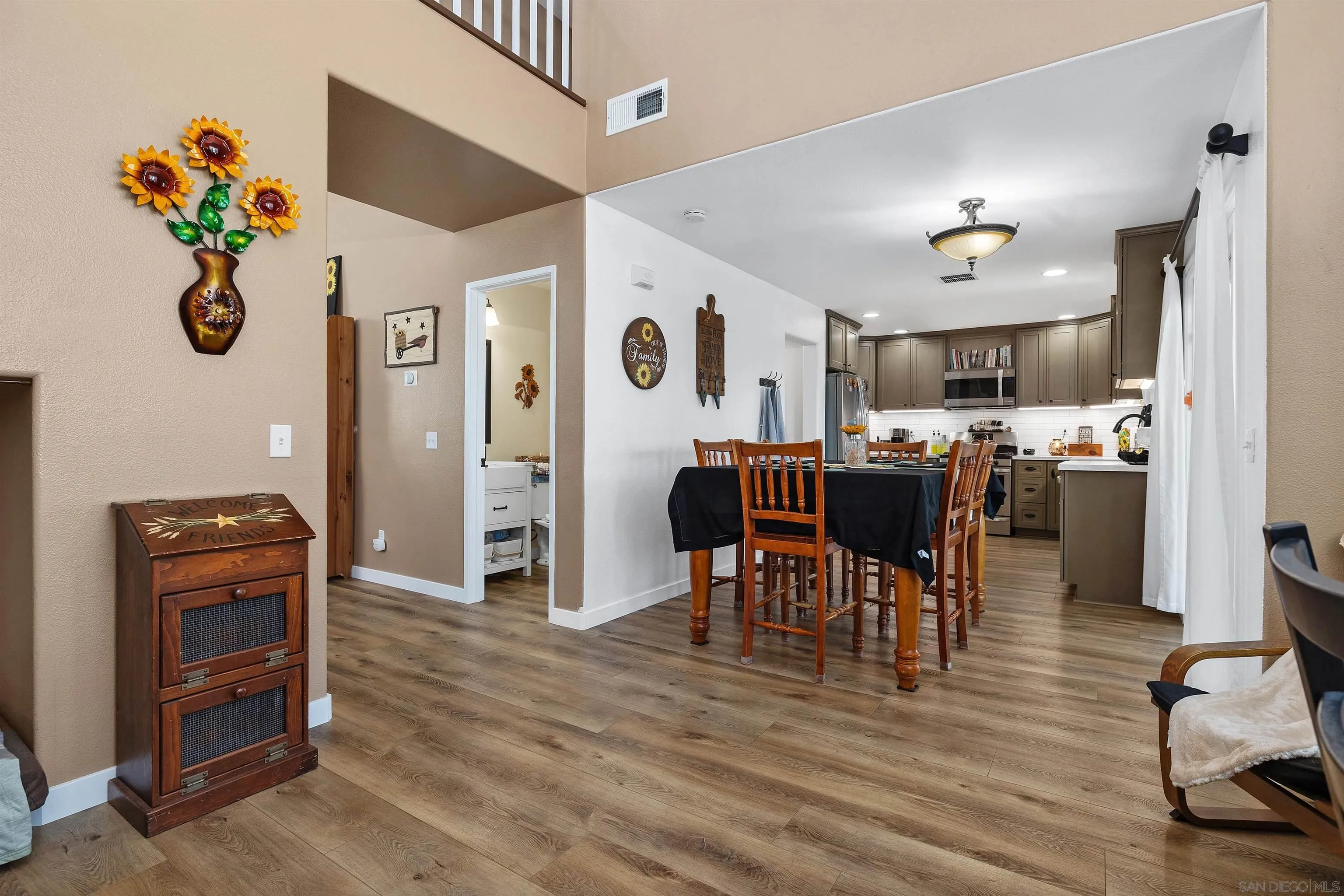 https://cdn.realtyfeed.com/cdn/127/260014683/8cb11389932afd672549fffa64e64b31.webp