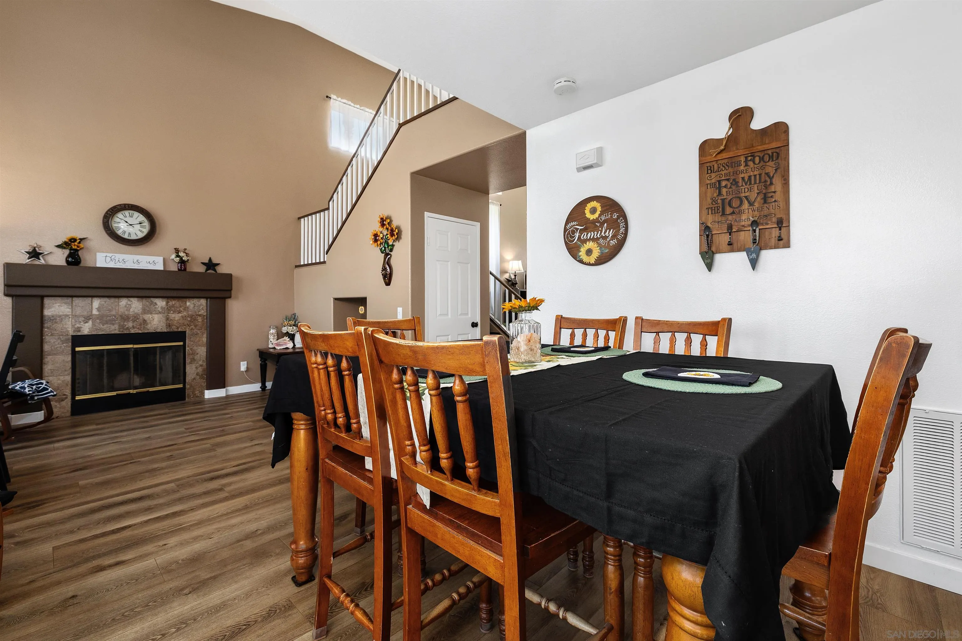 https://cdn.realtyfeed.com/cdn/127/260014683/ab50bd8dee3dc54d4fdae900af82a375.webp