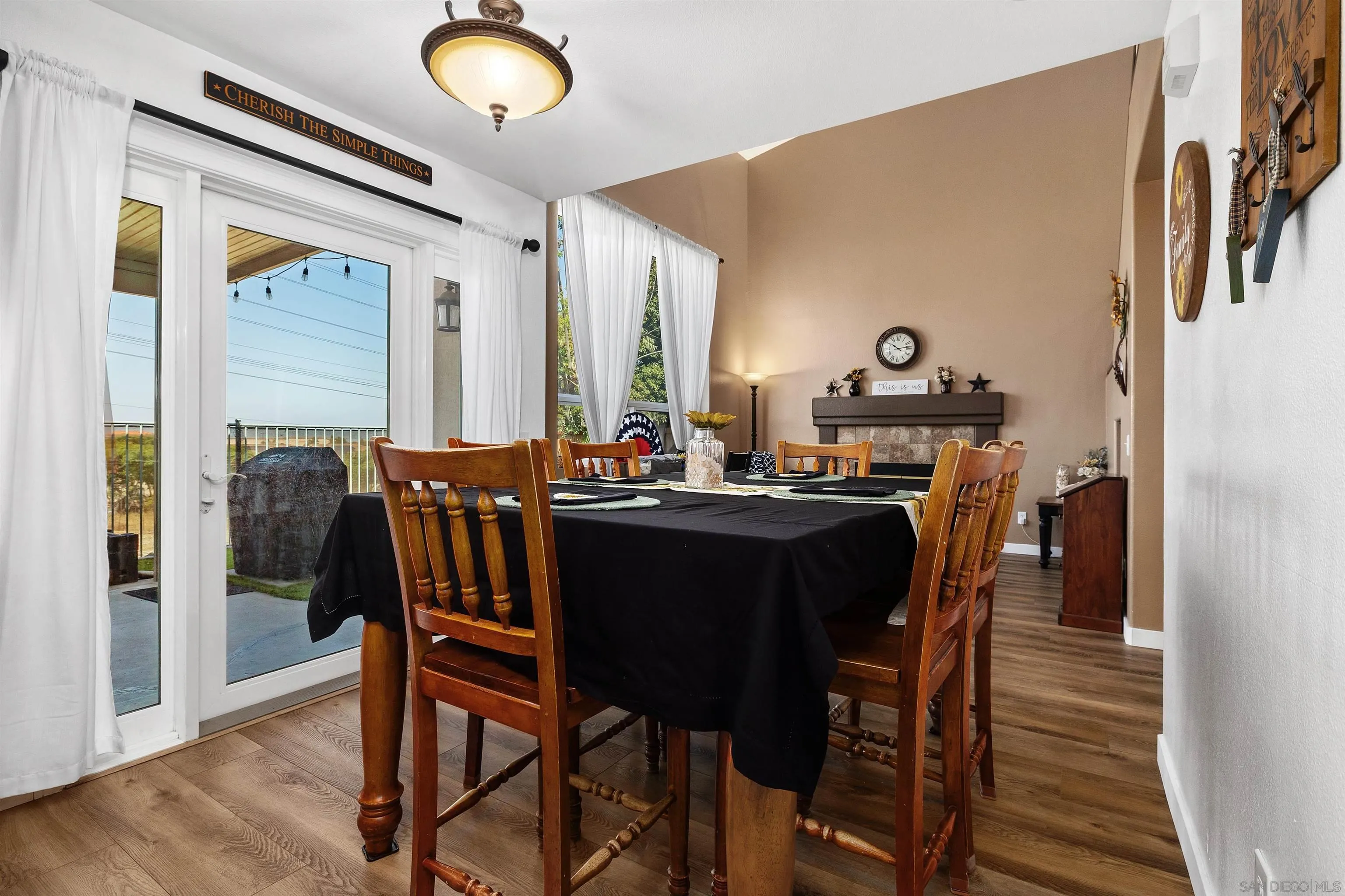 https://cdn.realtyfeed.com/cdn/127/260014683/c2171676b9a1e866ffa7cfb72c8d1fcb.webp