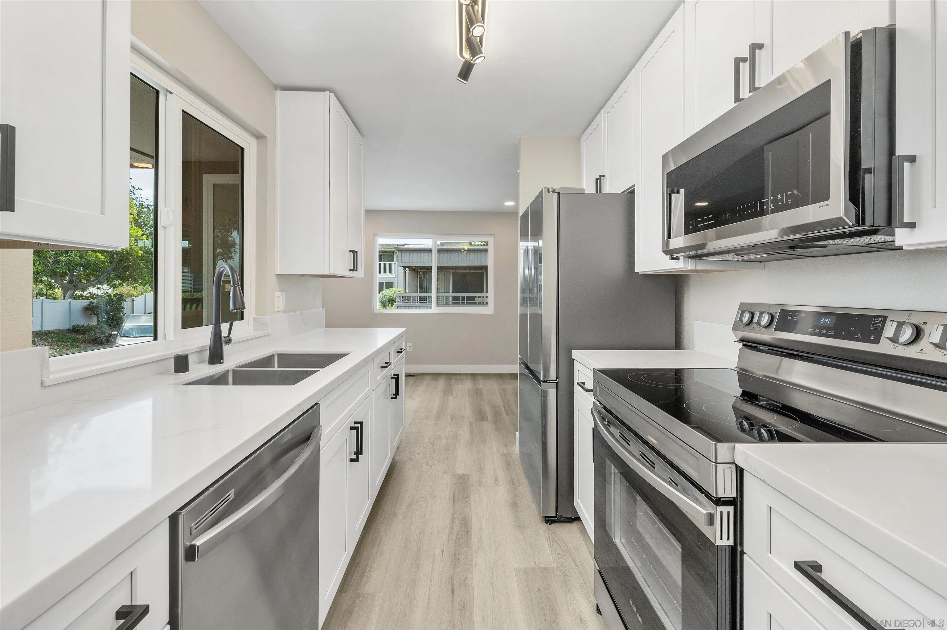 Photo #1: 260014685 Listing: Photo #1