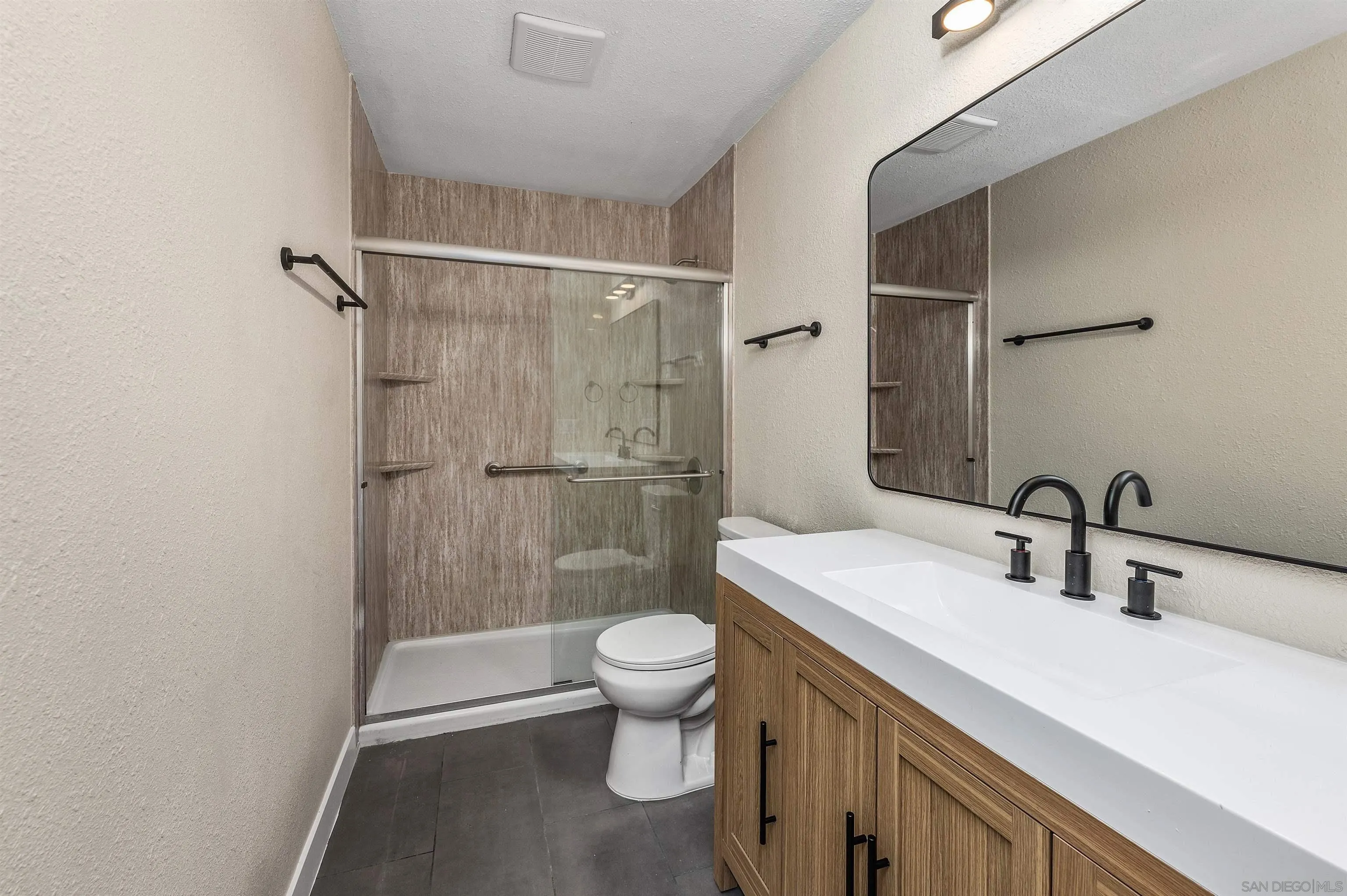 Photo #7: 260014685 Listing: Photo #7