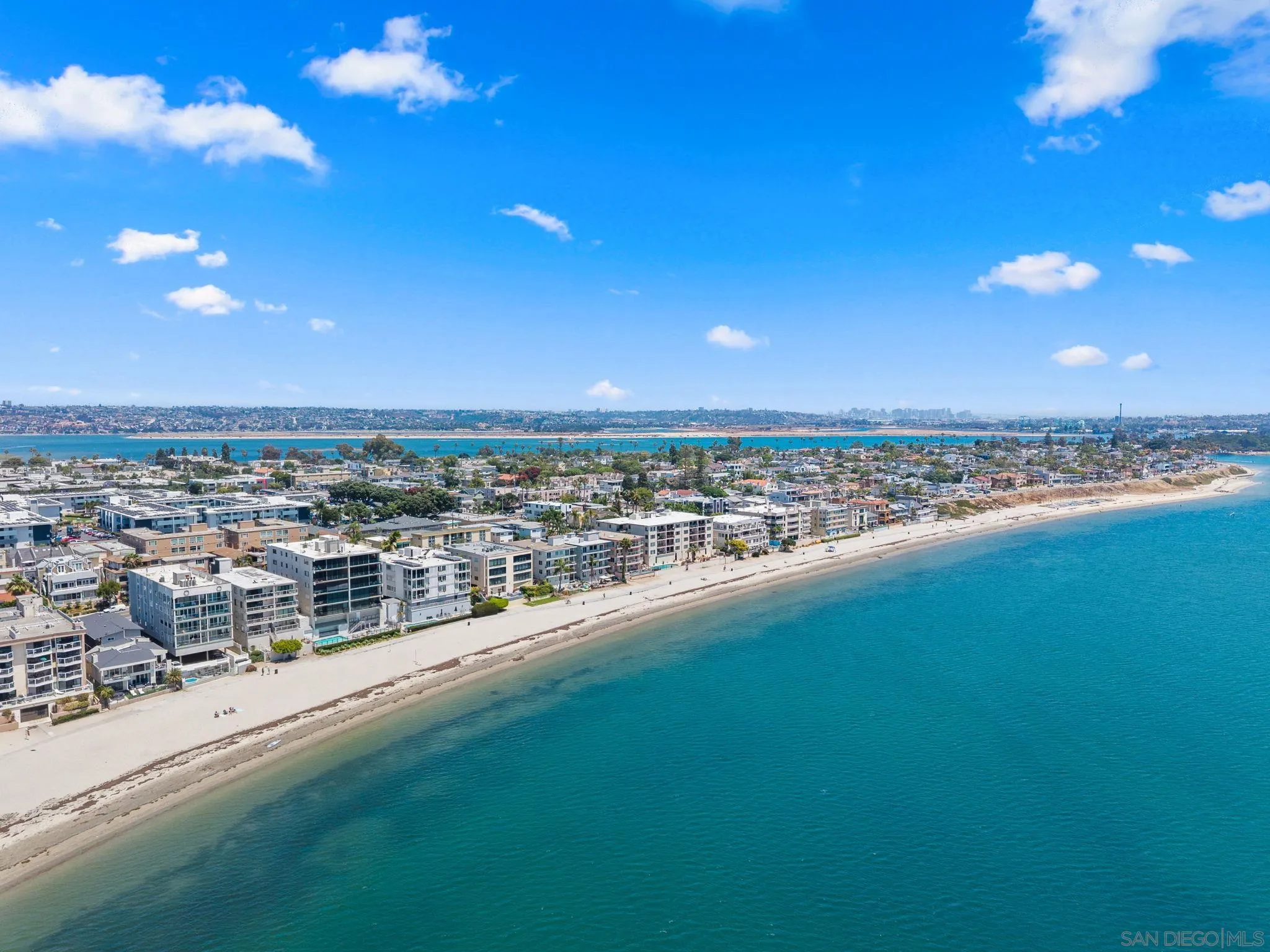 https://cdn.realtyfeed.com/cdn/127/260014687/15885af6c0eee37b5cee51aa726865ad.webp