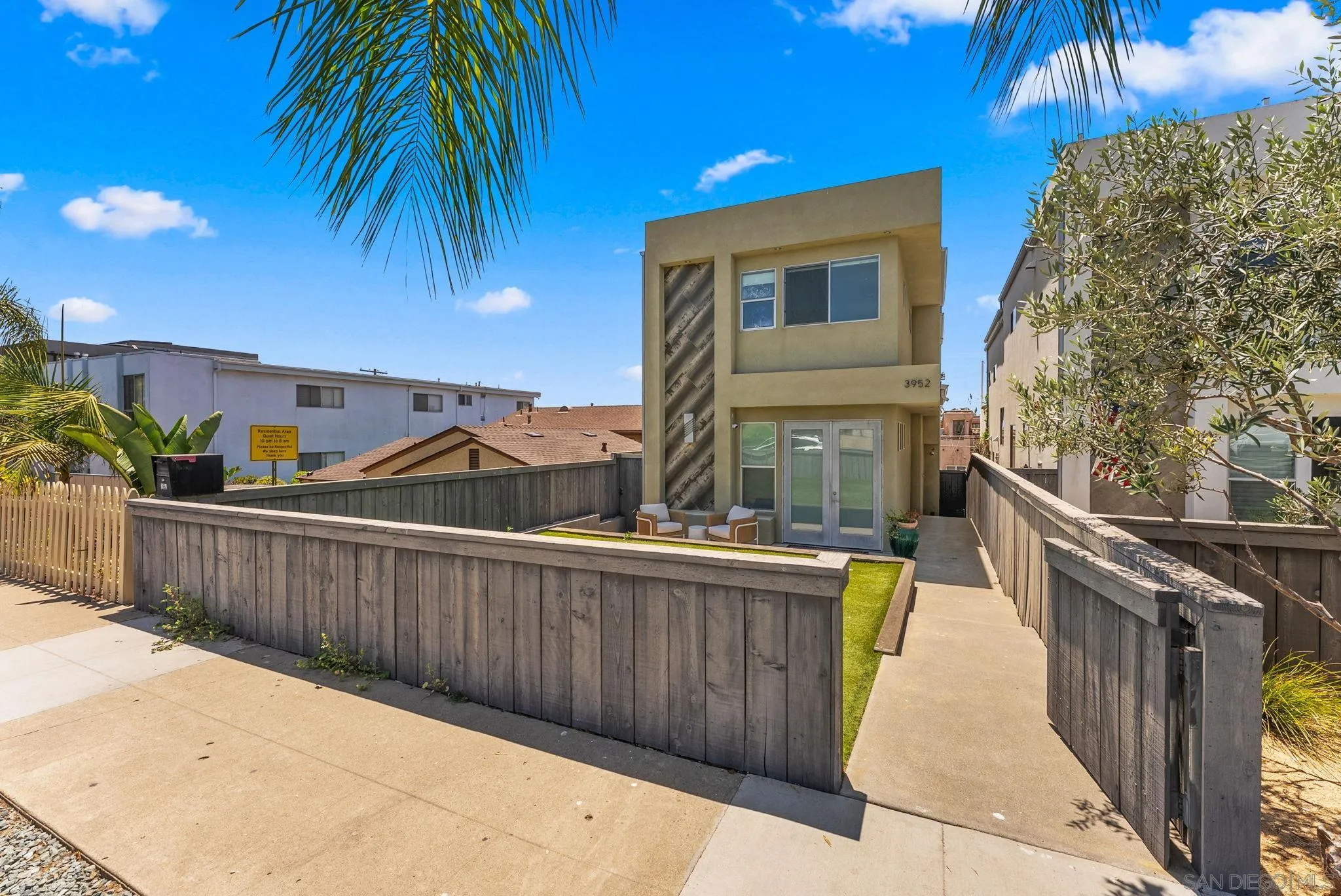 https://cdn.realtyfeed.com/cdn/127/260014687/2b21f70ca2d7cac1534cf43435228b10.webp