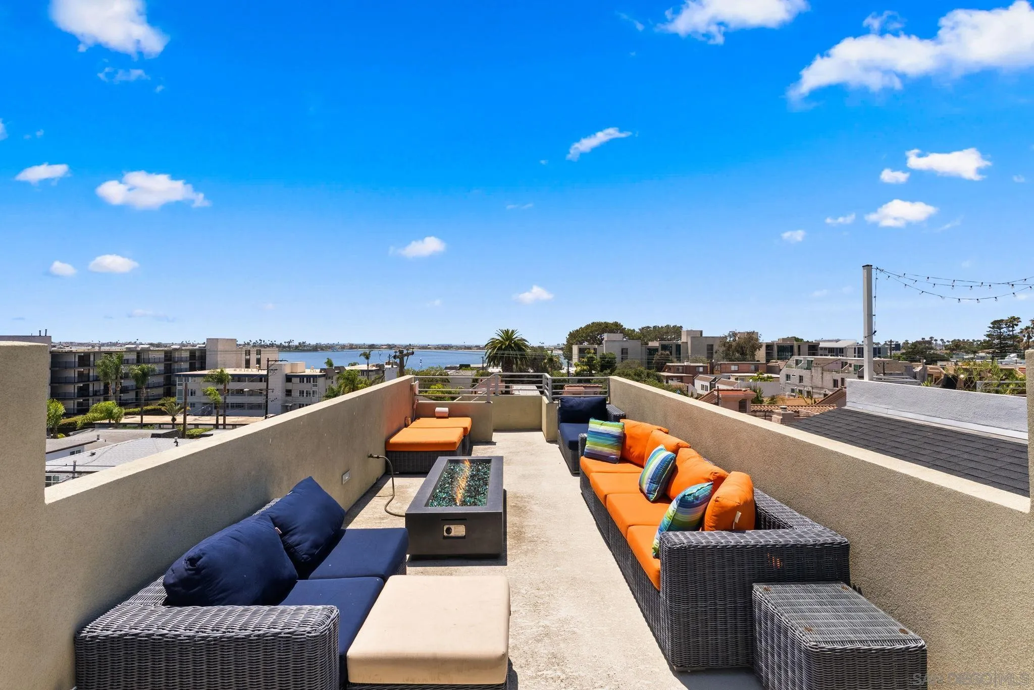 https://cdn.realtyfeed.com/cdn/127/260014687/37ede532241a1a806b8795b6dfe3b2ea.webp