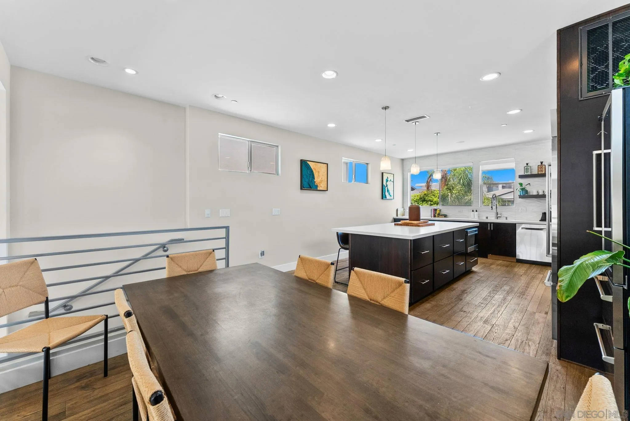 https://cdn.realtyfeed.com/cdn/127/260014687/467d8a7f3eebca4f0127573b2dde7737.webp