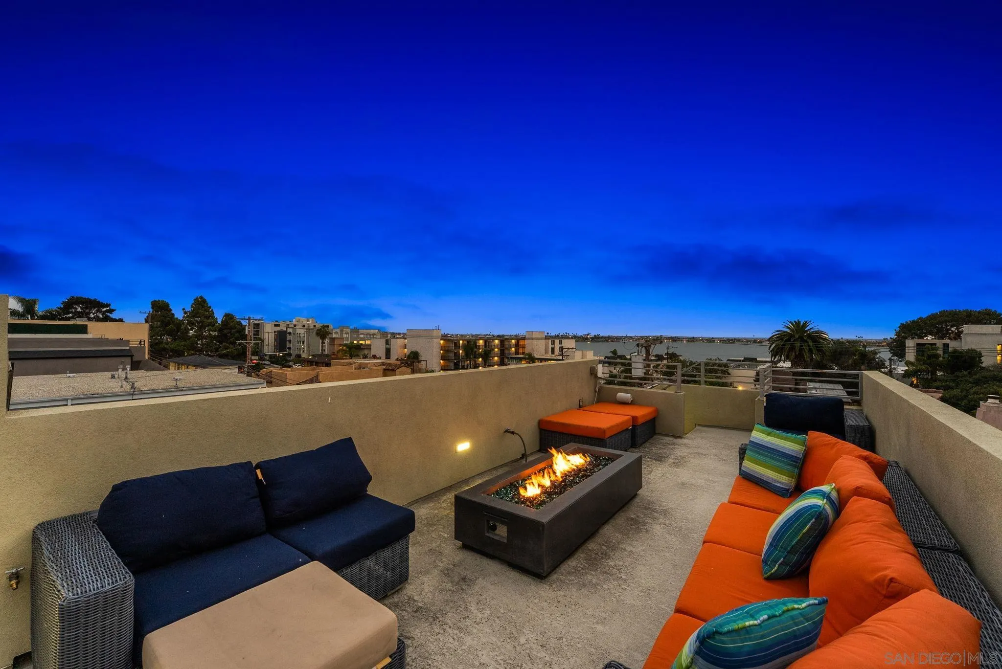 https://cdn.realtyfeed.com/cdn/127/260014687/775407aa3a6c8c9bd4bb08f4dcf7774f.webp