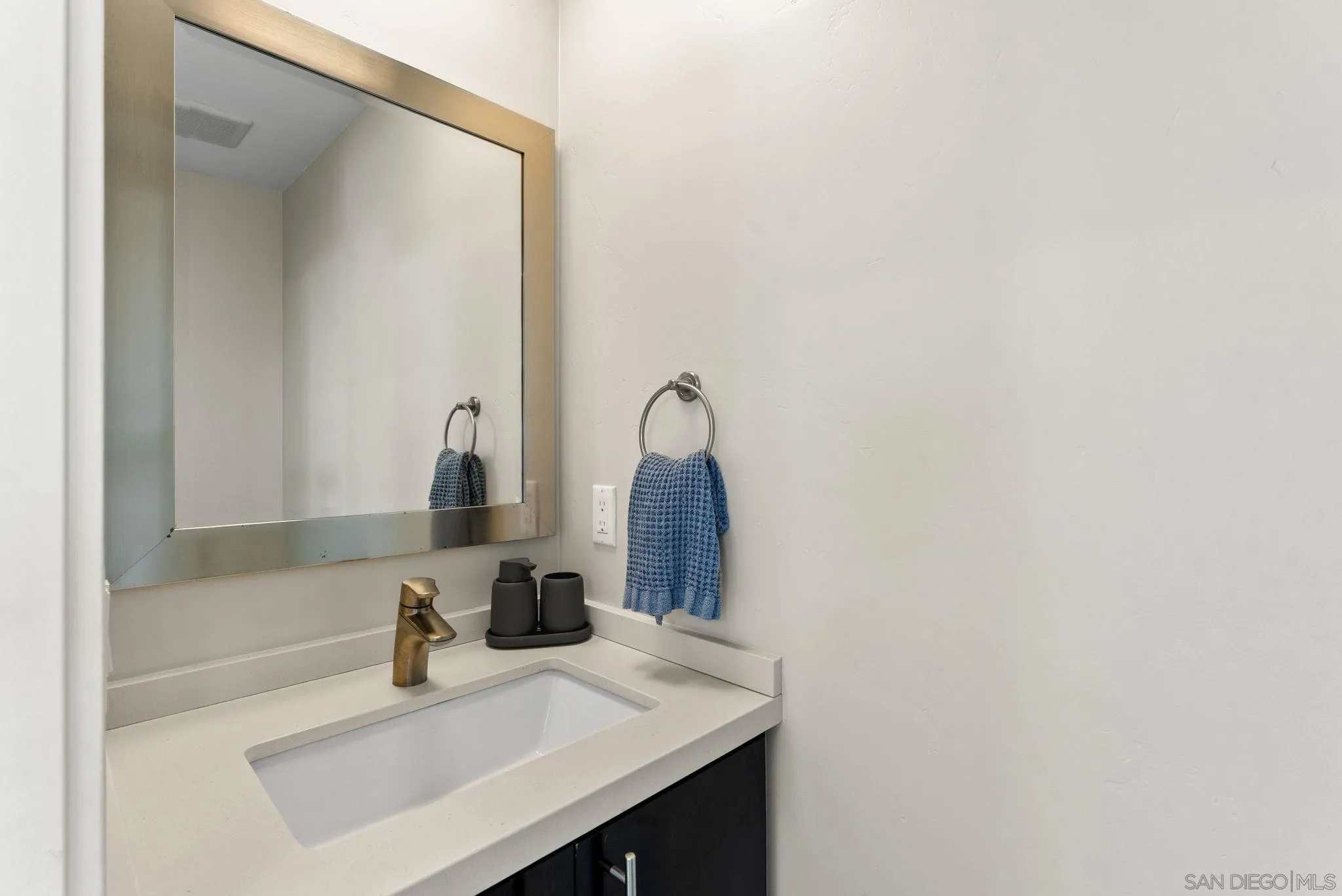 https://cdn.realtyfeed.com/cdn/127/260014687/aa400e76b6e1670429440dbaee2bcbe8.webp