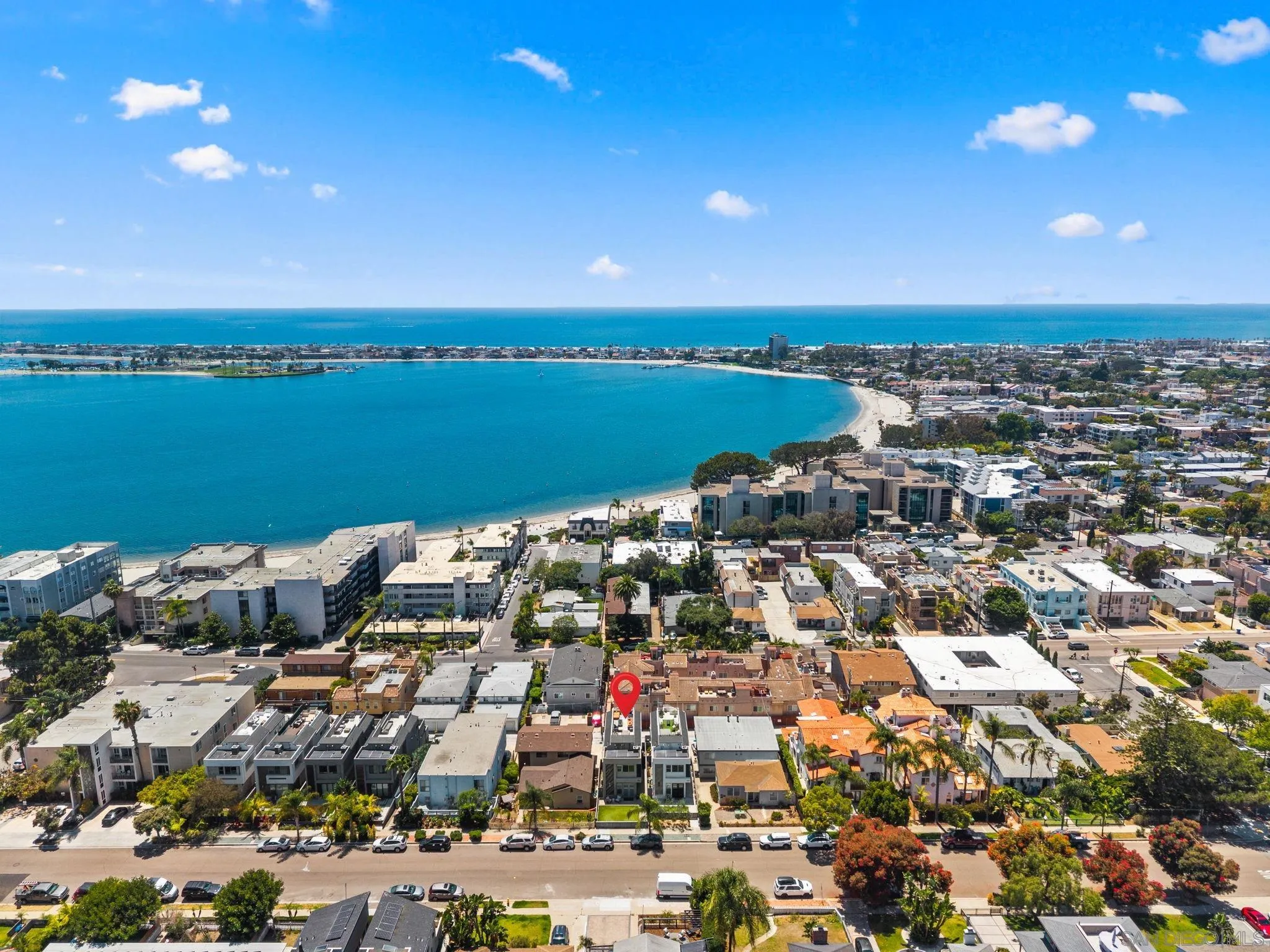 https://cdn.realtyfeed.com/cdn/127/260014687/c367b4544b39cfa0803c9c0613f10129.webp