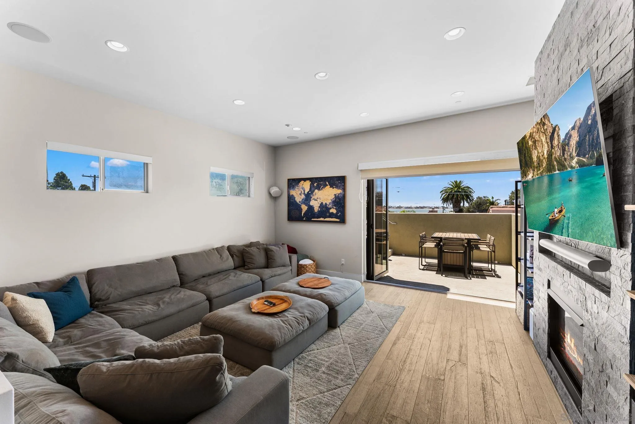 https://cdn.realtyfeed.com/cdn/127/260014687/cd6c73395a82d51f039f88a171509cd3.webp