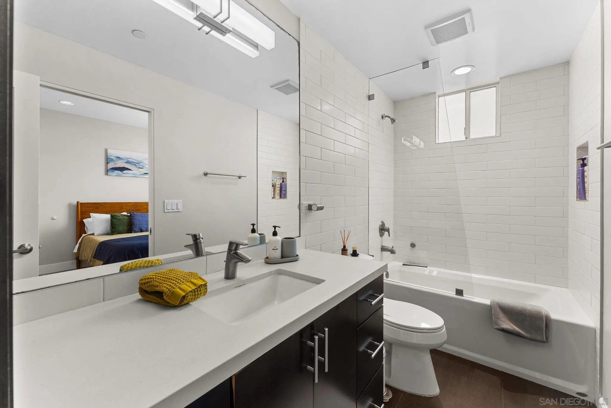 https://cdn.realtyfeed.com/cdn/127/260014687/e8351e1d820b56b257ec7fb45bc2f09d.webp