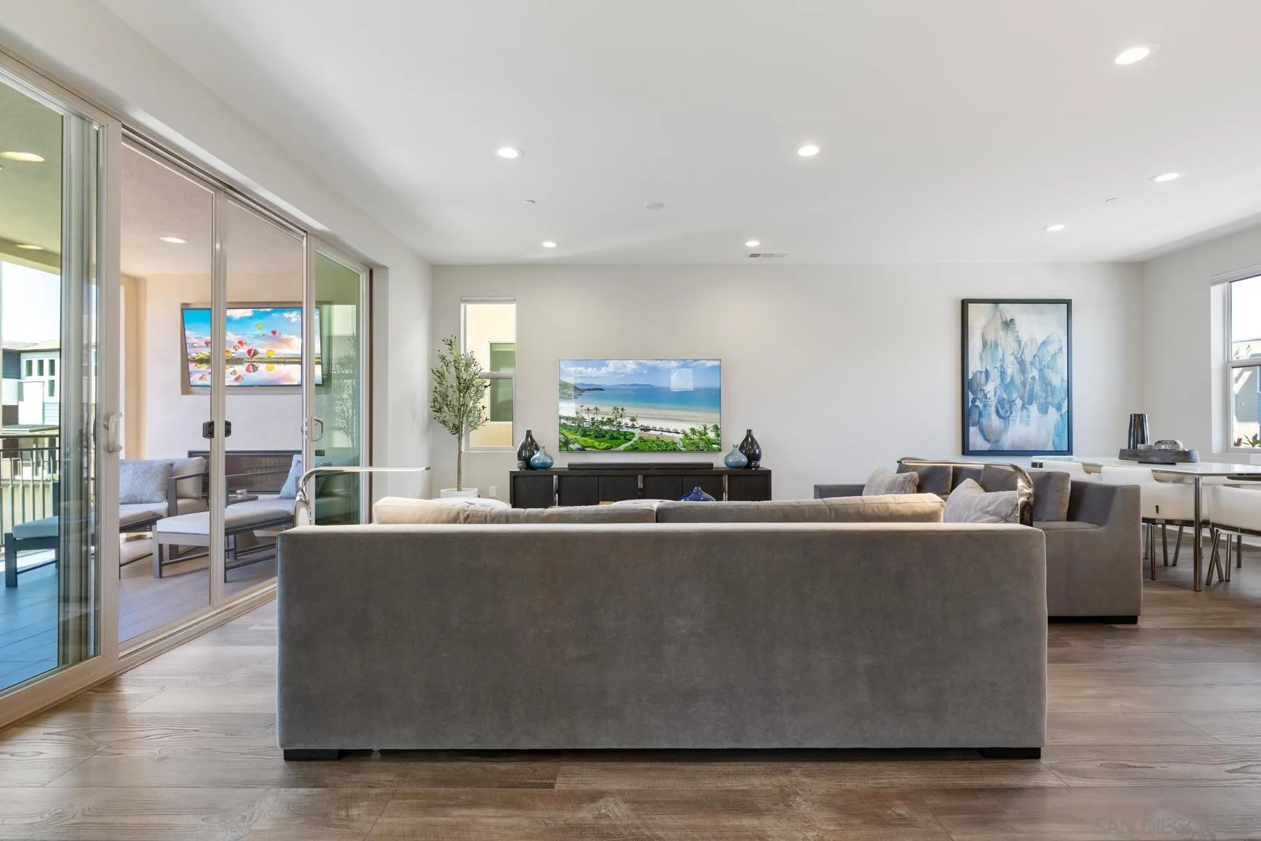 https://cdn.realtyfeed.com/cdn/127/260014688/6d597f4b723f259cfeb8e14c0cdfe6c0.webp