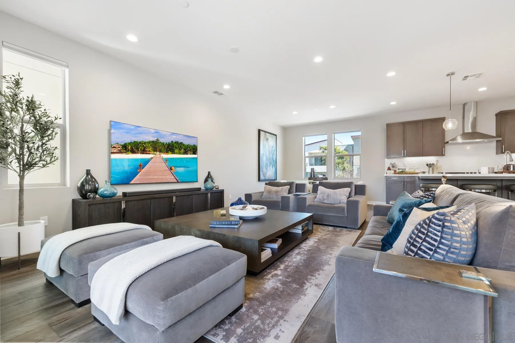 https://cdn.realtyfeed.com/cdn/127/260014688/af64041cc219bad7639d8f3a55df9eda.webp