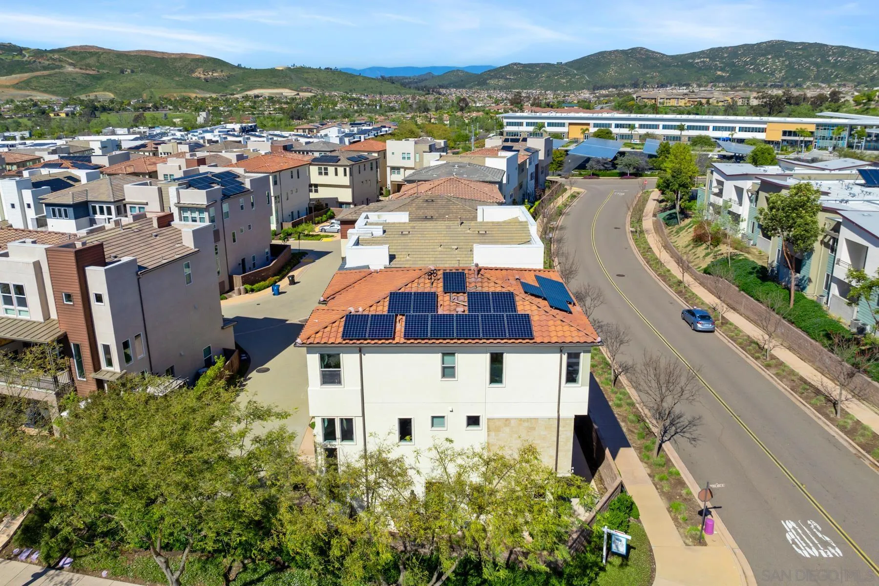 https://cdn.realtyfeed.com/cdn/127/260014688/ed79e878f747d1aefe462b83403888ed.webp