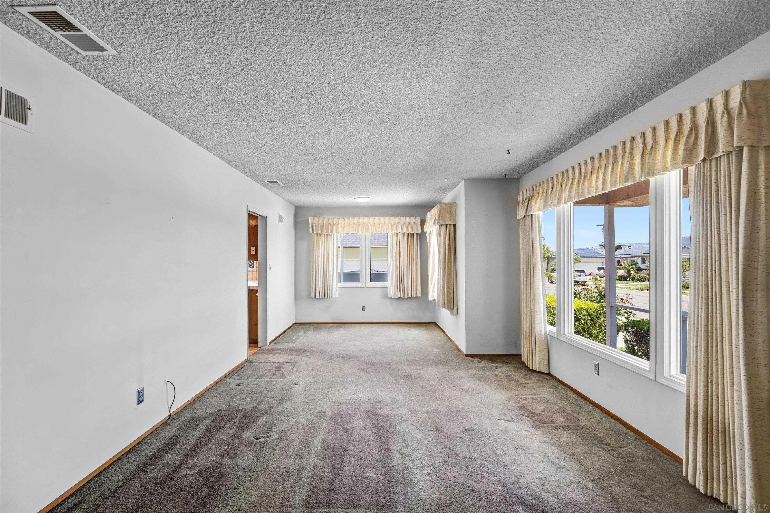 https://cdn.realtyfeed.com/cdn/127/260014690/402e5126121f0787361e7dfdec21708a.webp