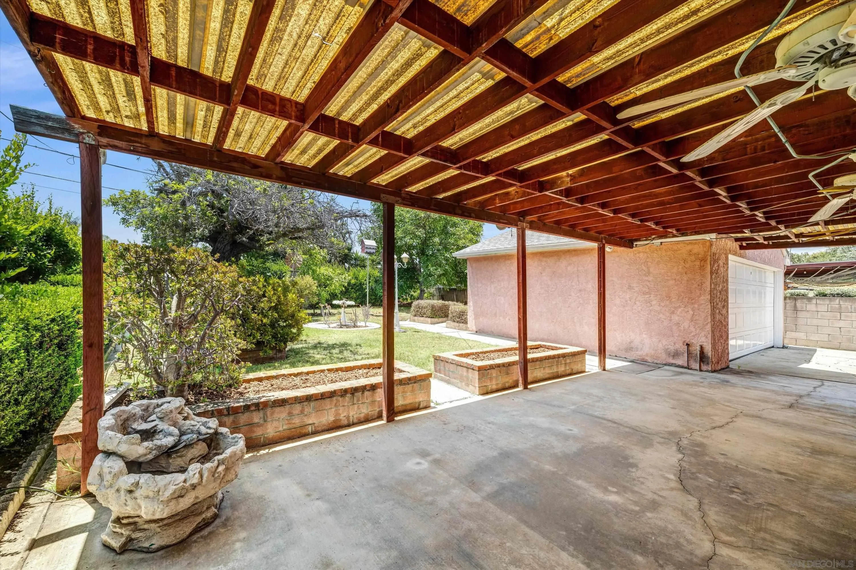 https://cdn.realtyfeed.com/cdn/127/260014690/906108b79362c02835284ab032688a7f.webp