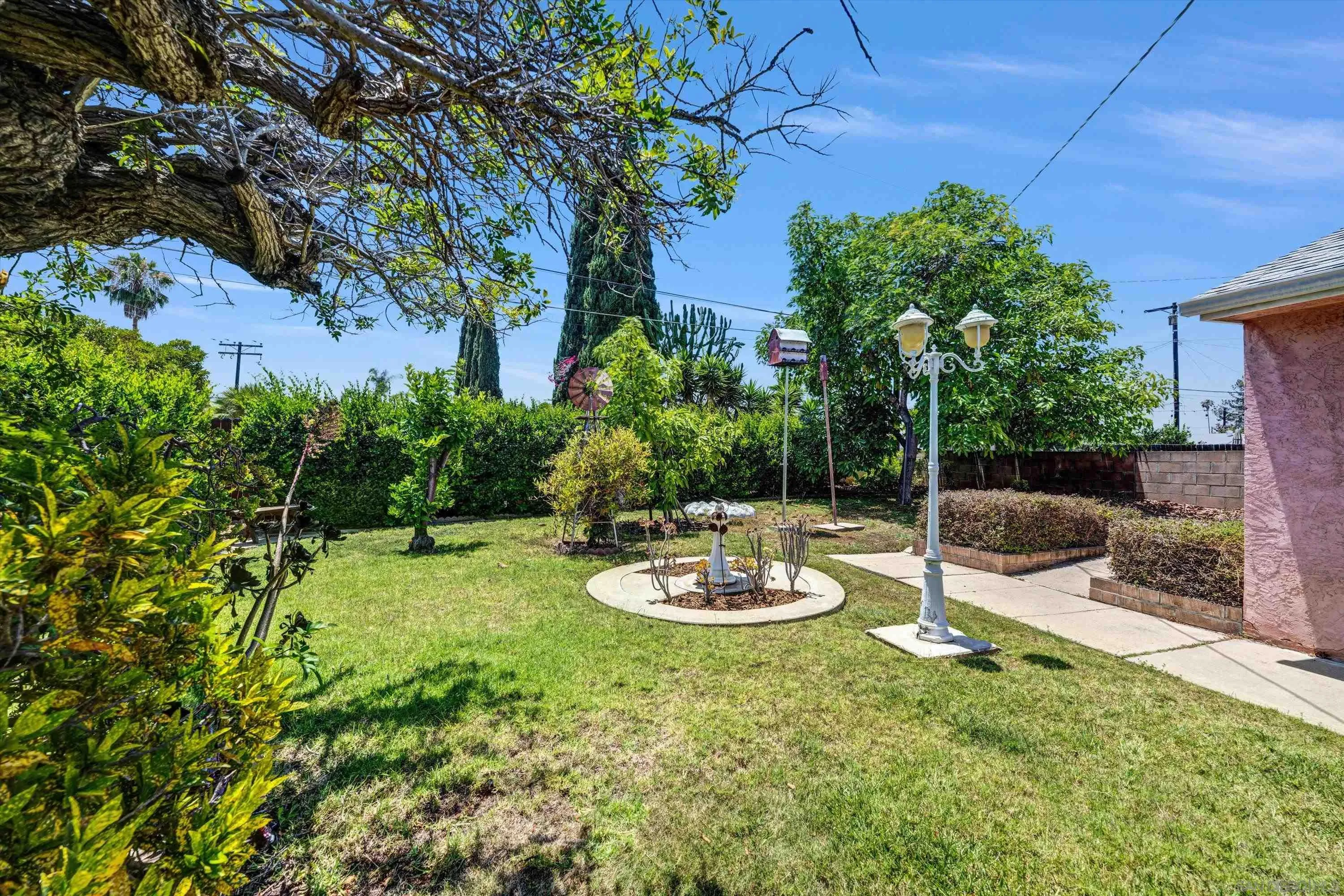 https://cdn.realtyfeed.com/cdn/127/260014690/912d8a2ccd011134ab1f17a530e00981.webp
