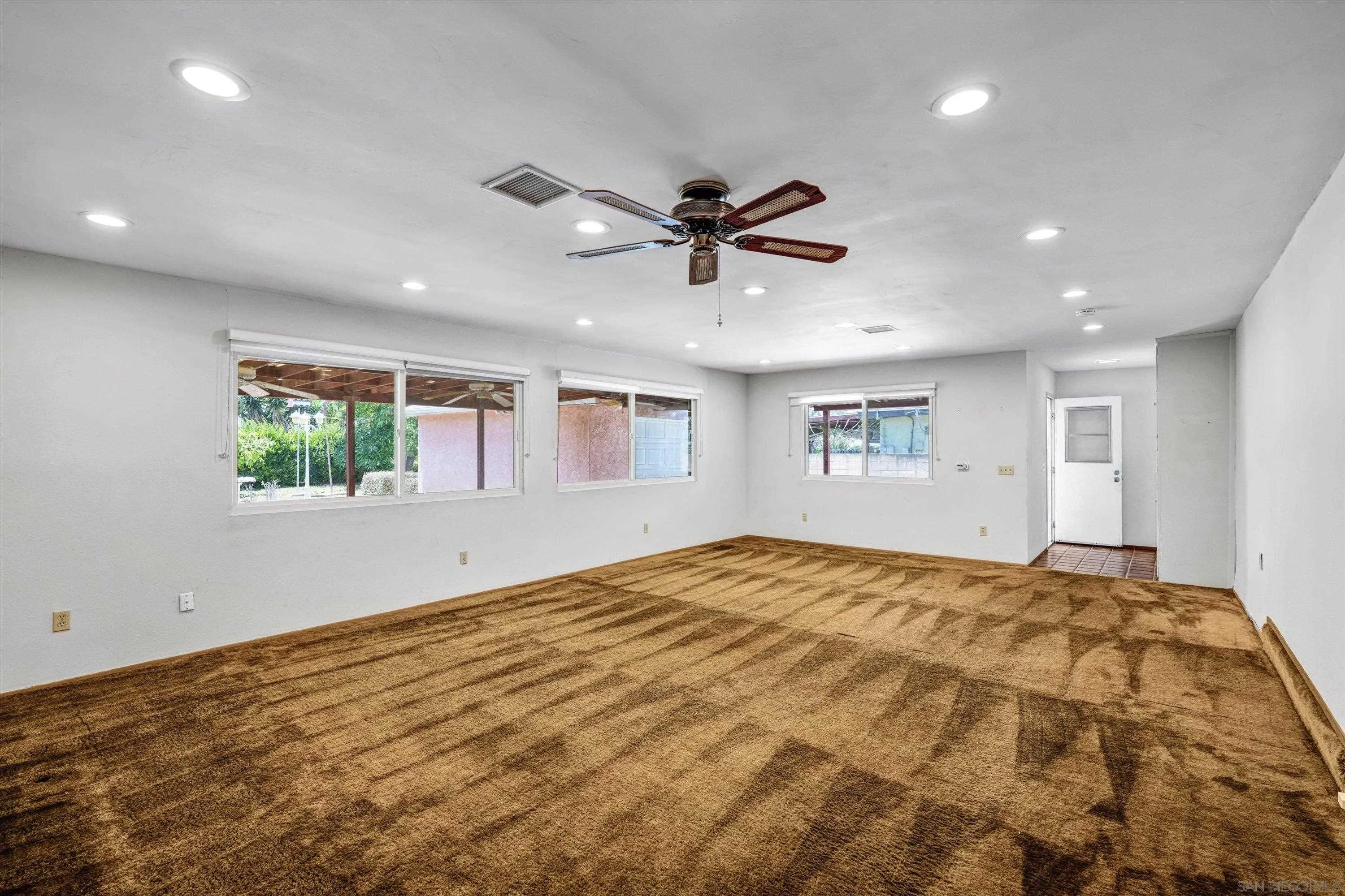 https://cdn.realtyfeed.com/cdn/127/260014690/a92b2d5436f09140bf0ff46ab6be2187.webp