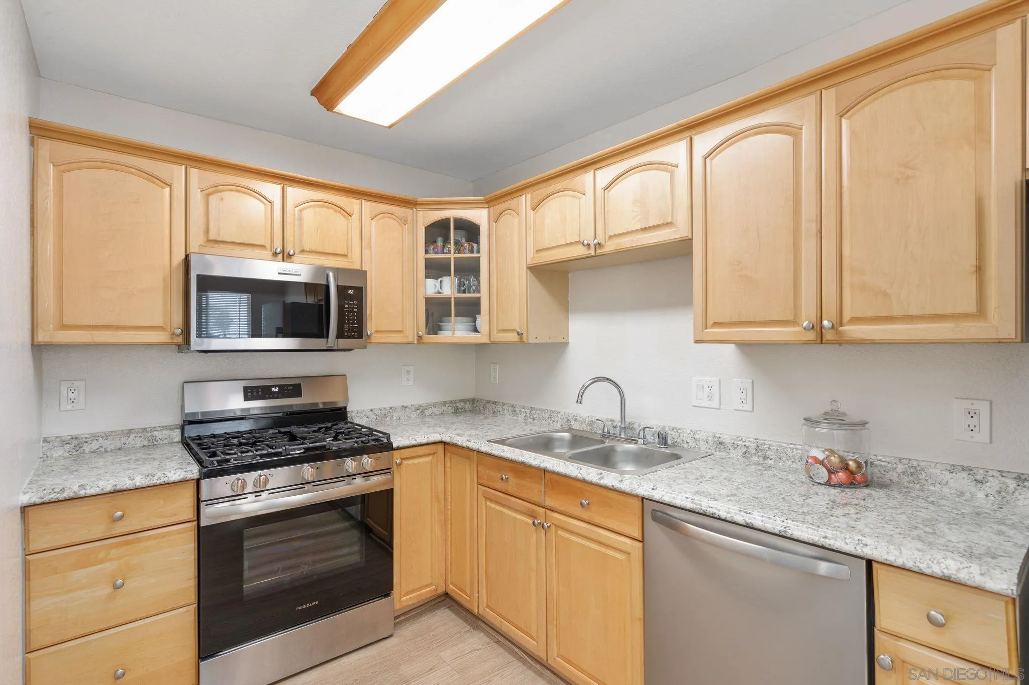 https://cdn.realtyfeed.com/cdn/127/260014691/cb524e7f48a7555fd879e9f21dfffe0a.webp