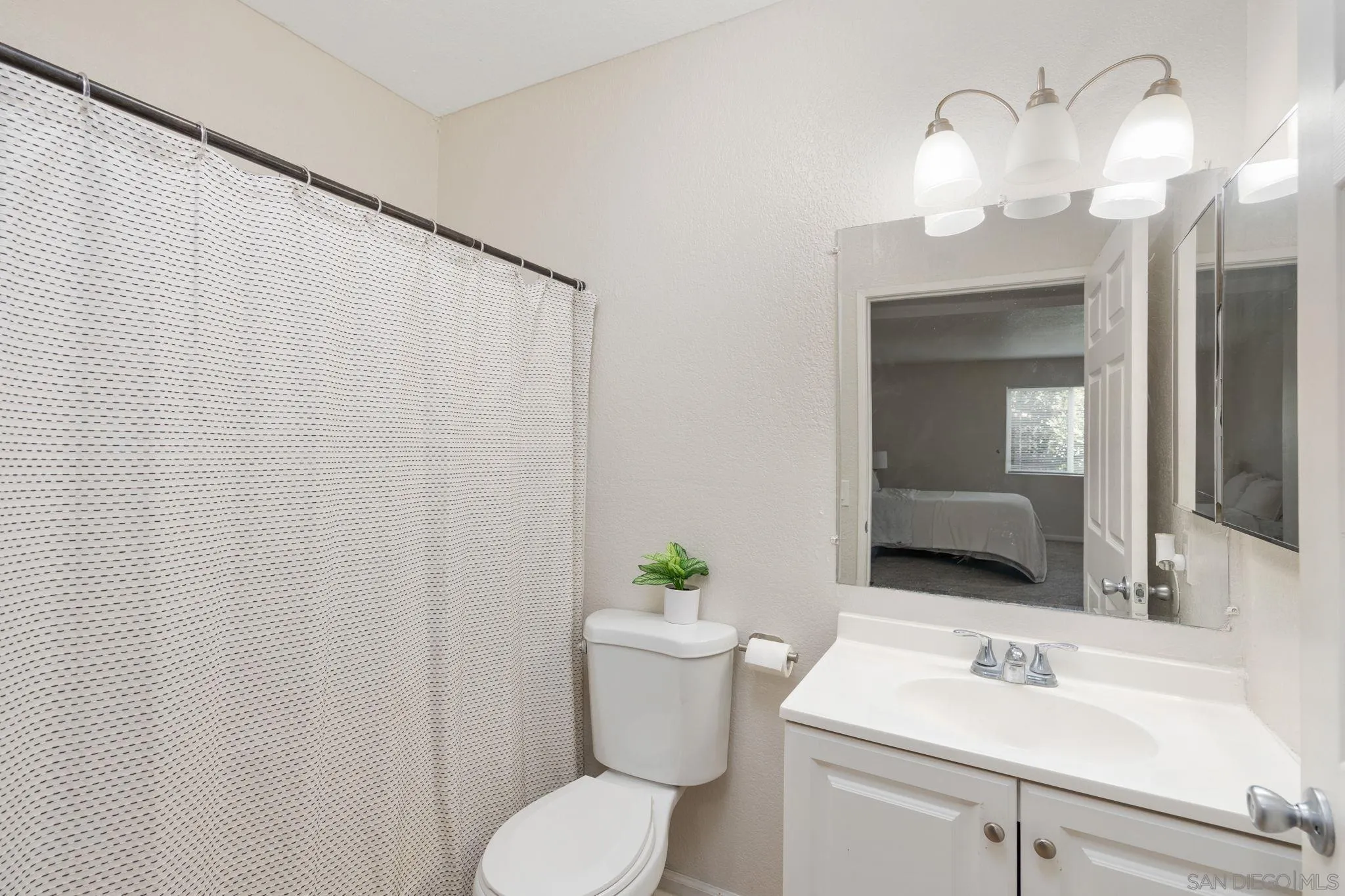 https://cdn.realtyfeed.com/cdn/127/260014691/eeba9663ca1c347f89099632e109b552.webp
