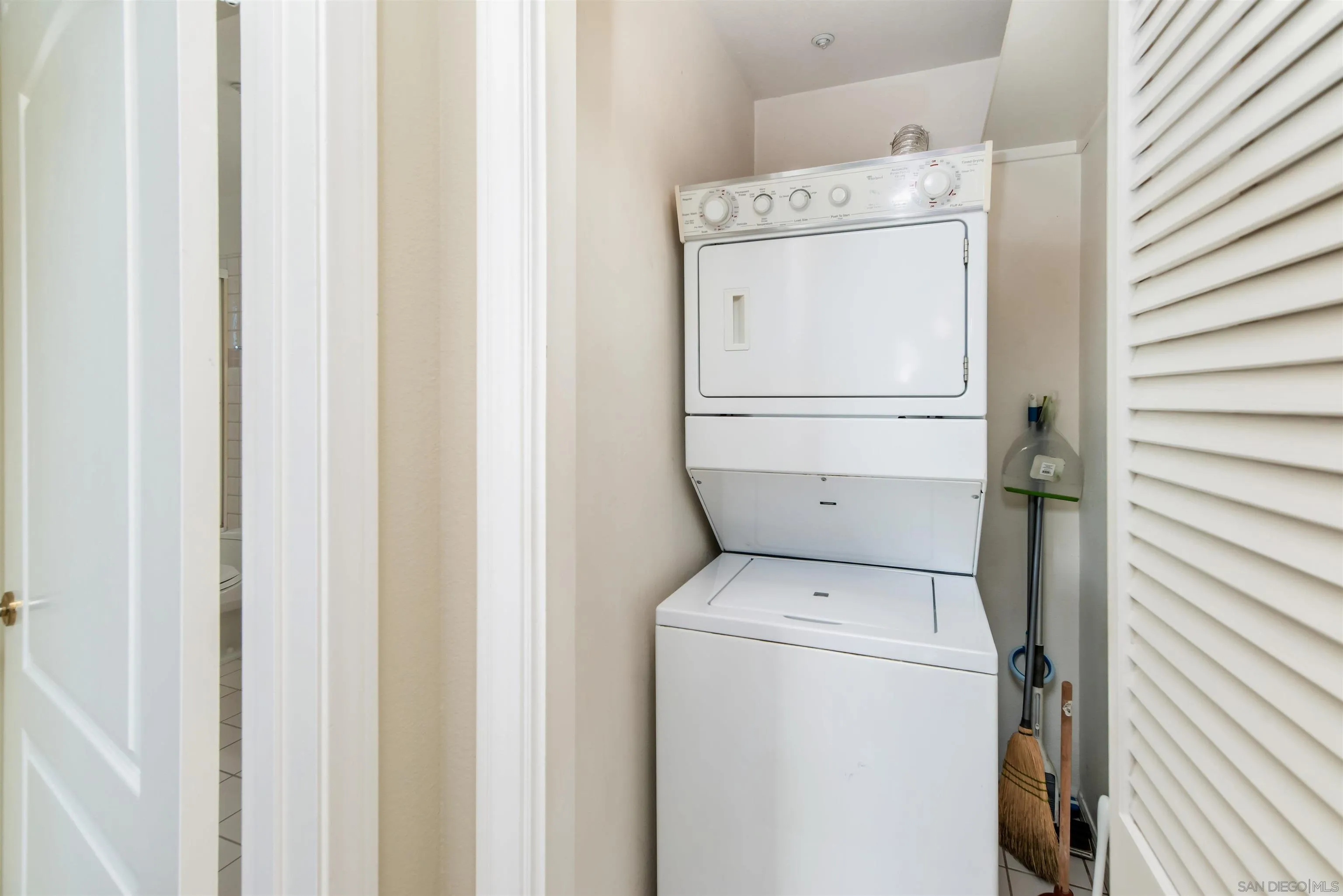 https://cdn.realtyfeed.com/cdn/127/260014692/25b7e7089e7297de1f7ccec18cbc3eb3.webp