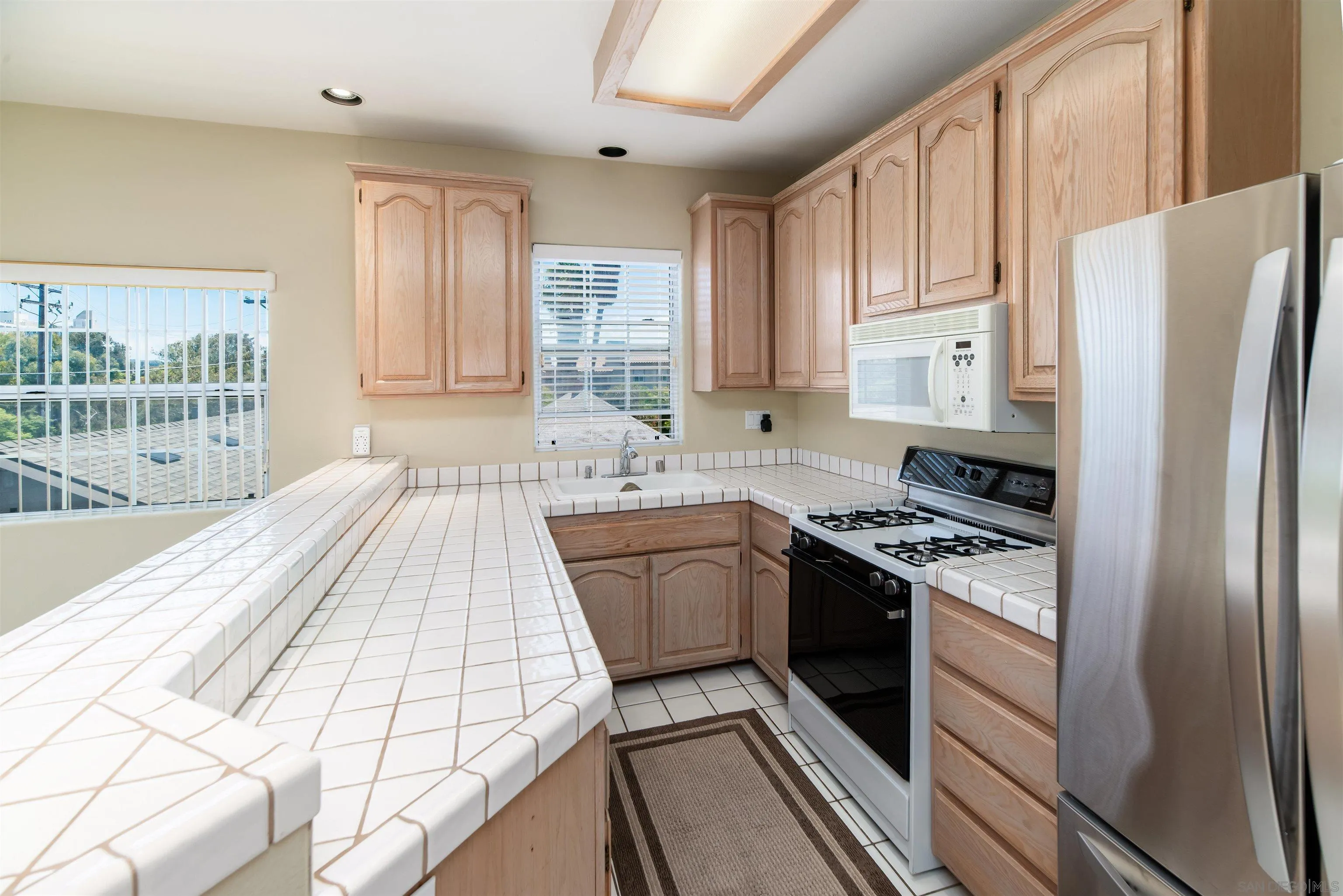 https://cdn.realtyfeed.com/cdn/127/260014692/b53889bdc13c70827191d3e88e1b9fb5.webp