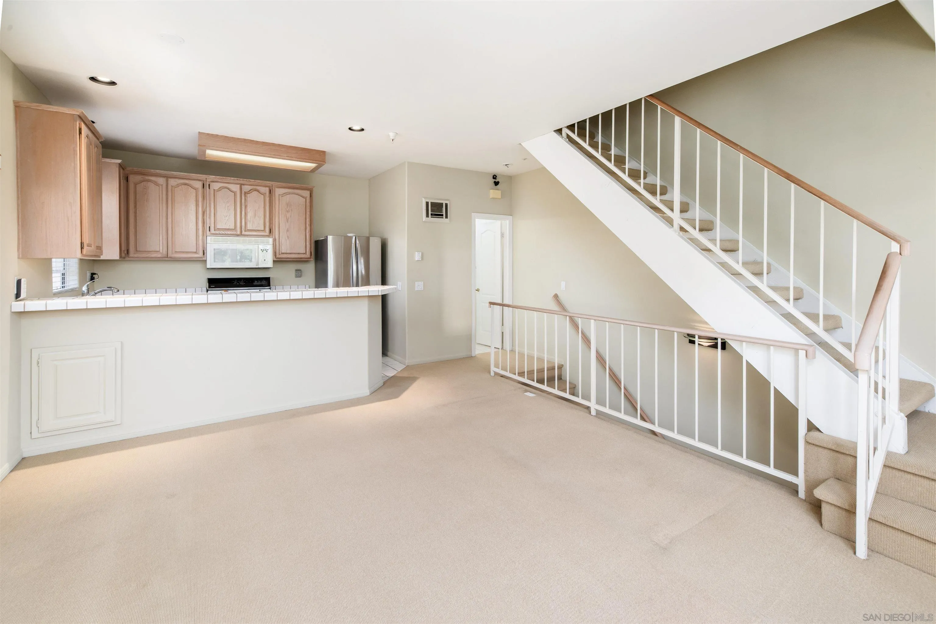 Photo #6: 260014692 Listing: Photo #6