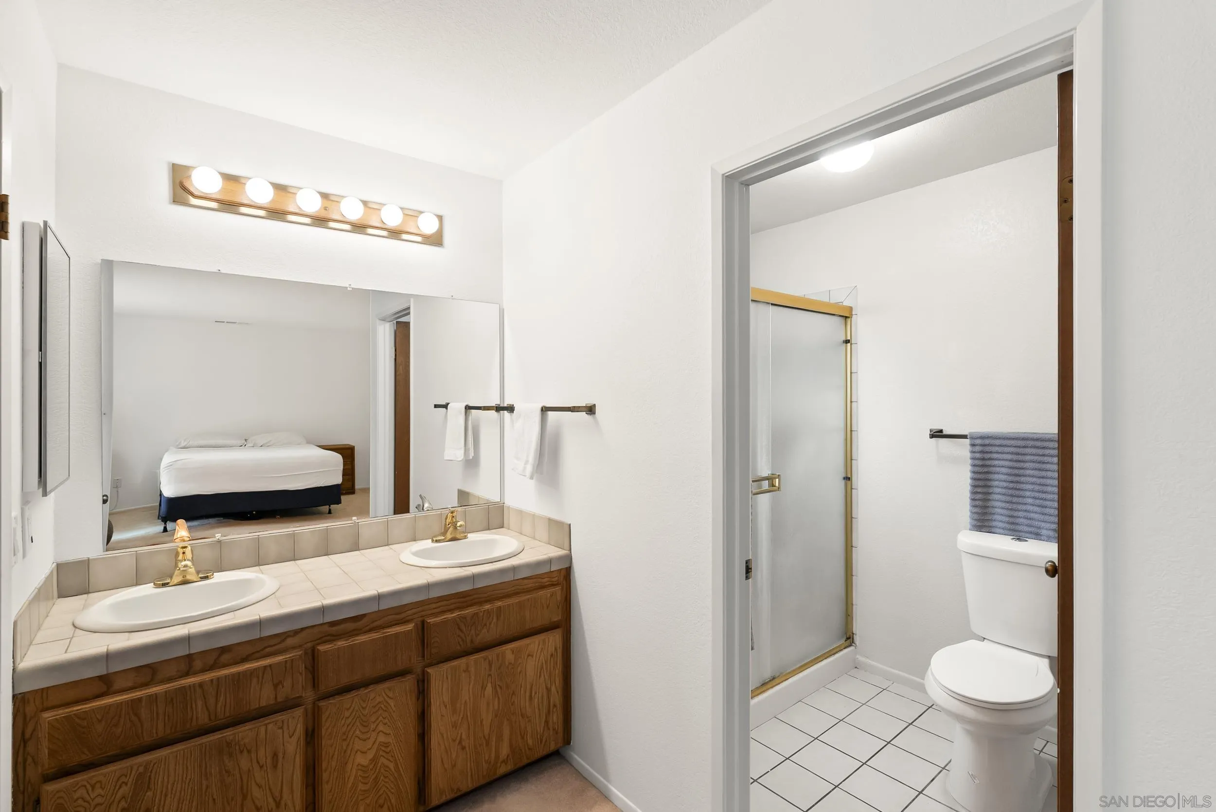 https://cdn.realtyfeed.com/cdn/127/260014699/008e9f5b8f6fc8ad07fe287281ae16b0.webp
