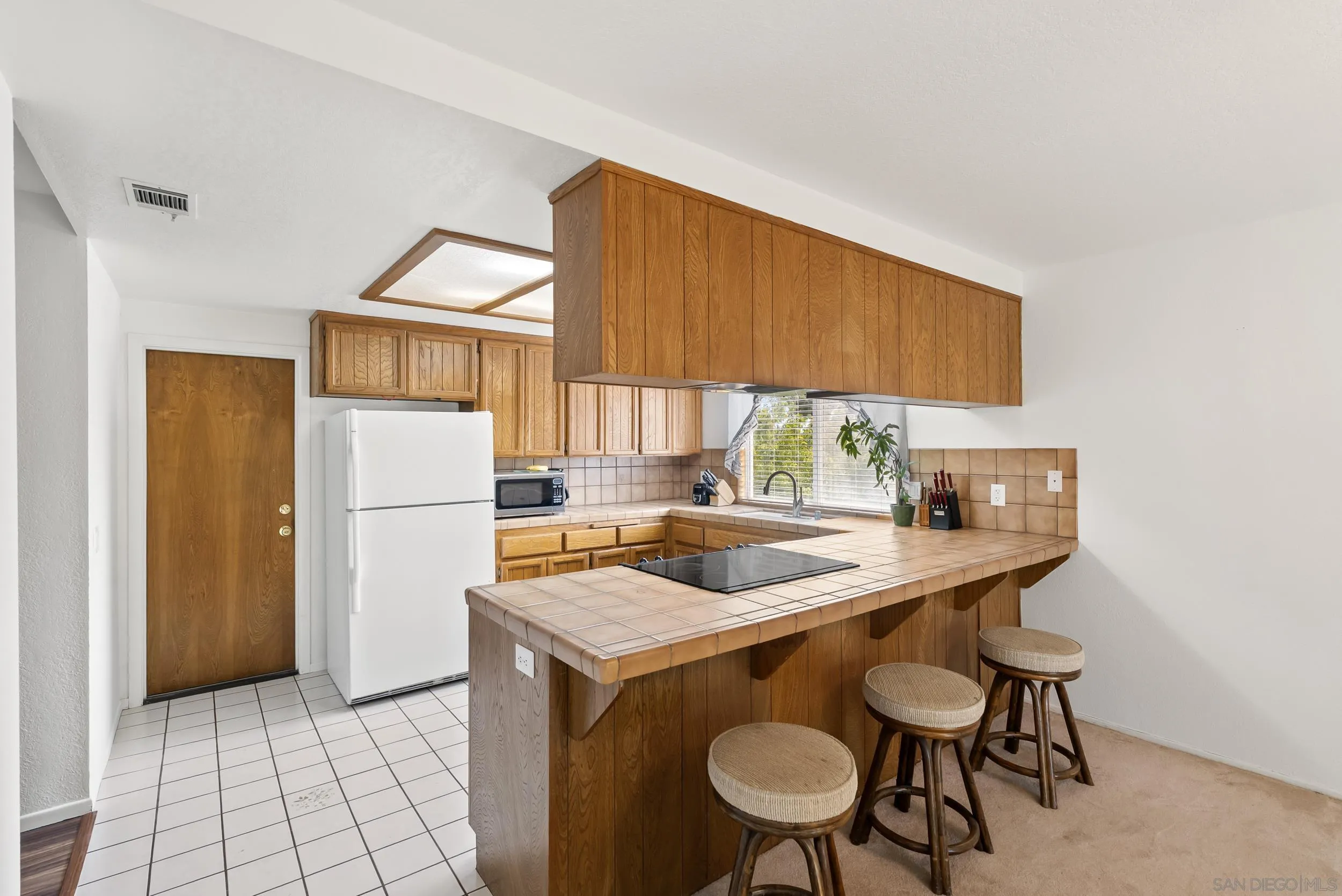 https://cdn.realtyfeed.com/cdn/127/260014699/994601ee54e7af9b3422d05971ffdbfb.webp