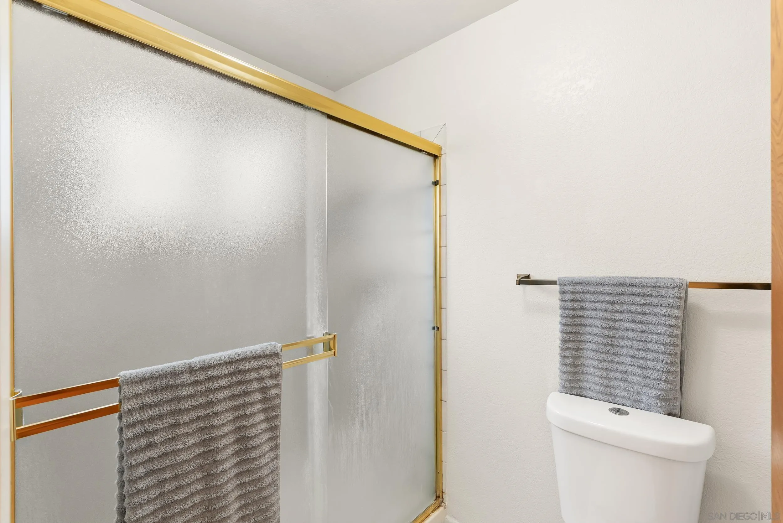 https://cdn.realtyfeed.com/cdn/127/260014699/cc6b3e26f7aa4e4392d383541fc02e7b.webp