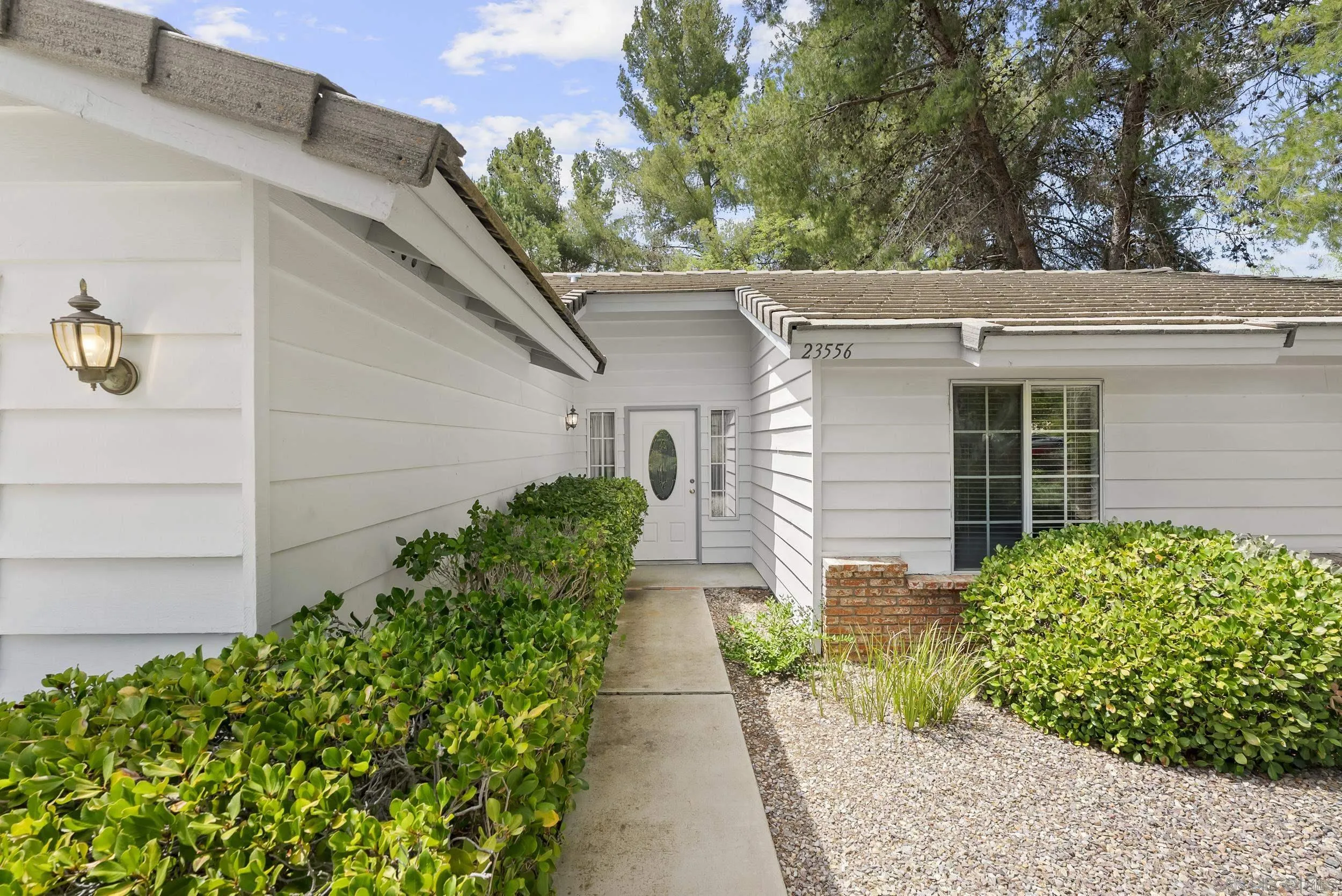 https://cdn.realtyfeed.com/cdn/127/260014699/e3f938aece03db9f52771e5d77890eb0.webp