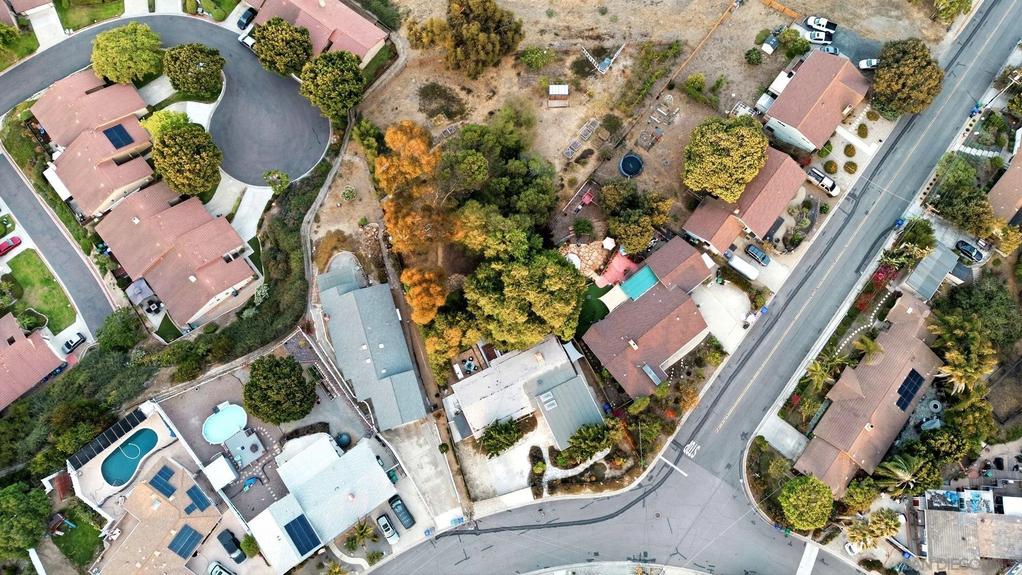 https://cdn.realtyfeed.com/cdn/127/260014700/0f946d65307be5bdc768fd3dd58eef24.webp
