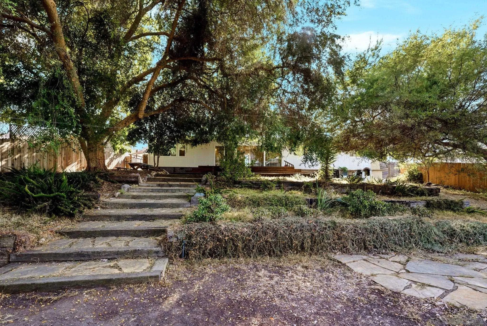 https://cdn.realtyfeed.com/cdn/127/260014700/24218f641e9cdb9ca8e52ed496740b5d.webp