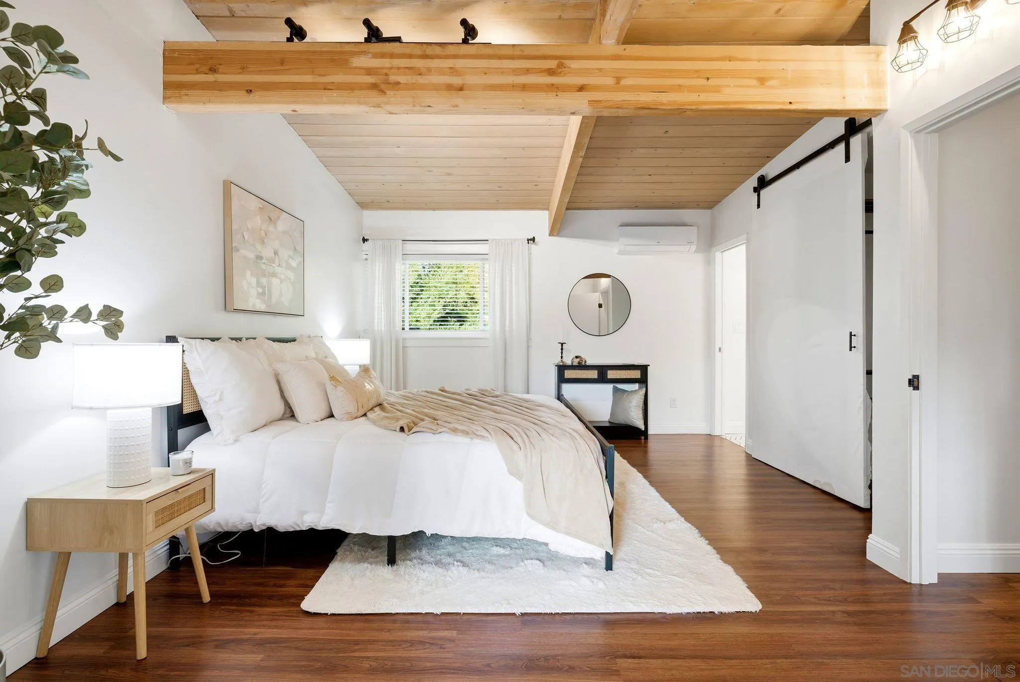 https://cdn.realtyfeed.com/cdn/127/260014700/287df132877624e75a419108c11e5a77.webp