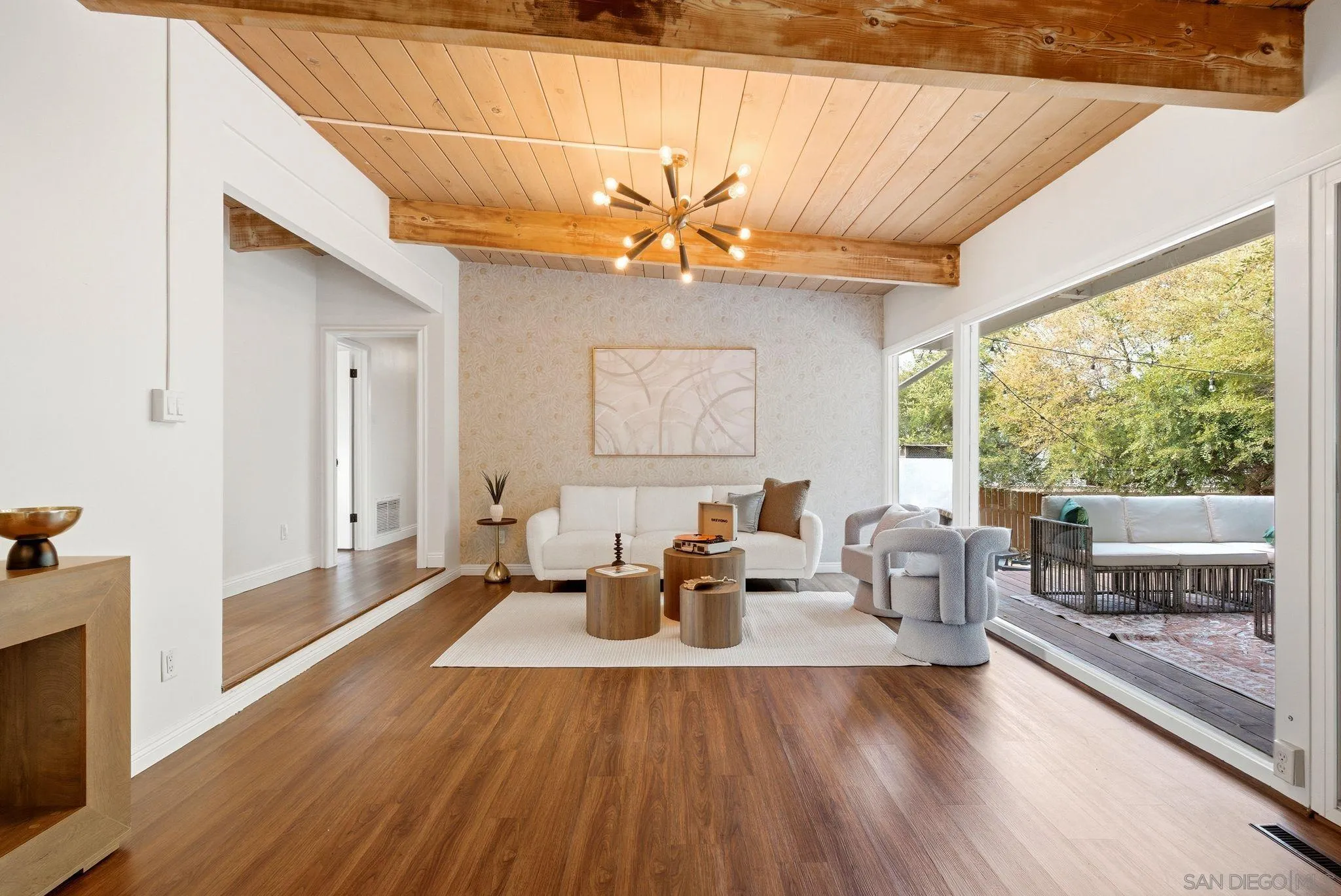https://cdn.realtyfeed.com/cdn/127/260014700/6dc195604c4f804326e8c94c91ee6c17.webp