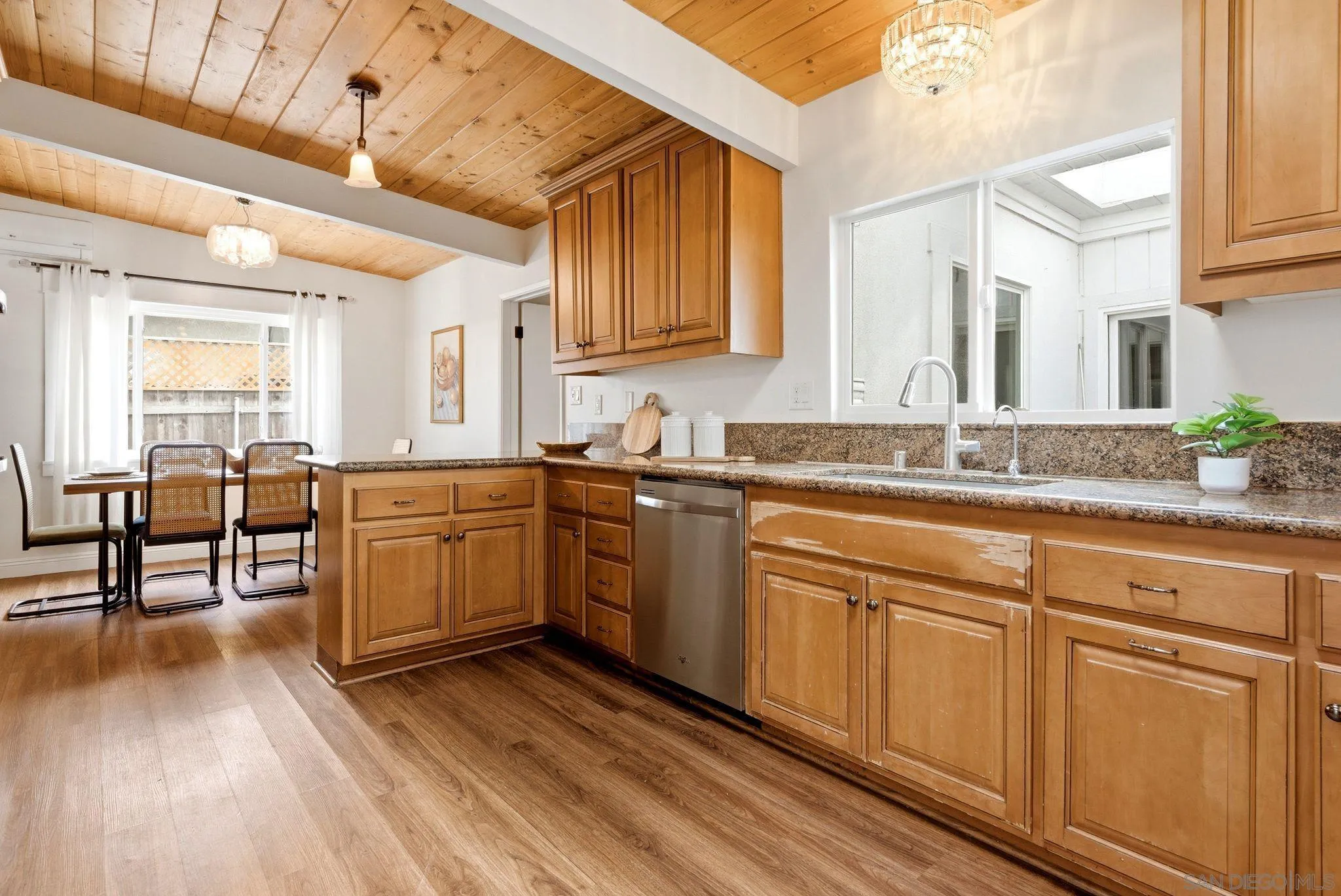 https://cdn.realtyfeed.com/cdn/127/260014700/cdbc8b6c2d42f033bb7d19e1e74ebe5b.webp