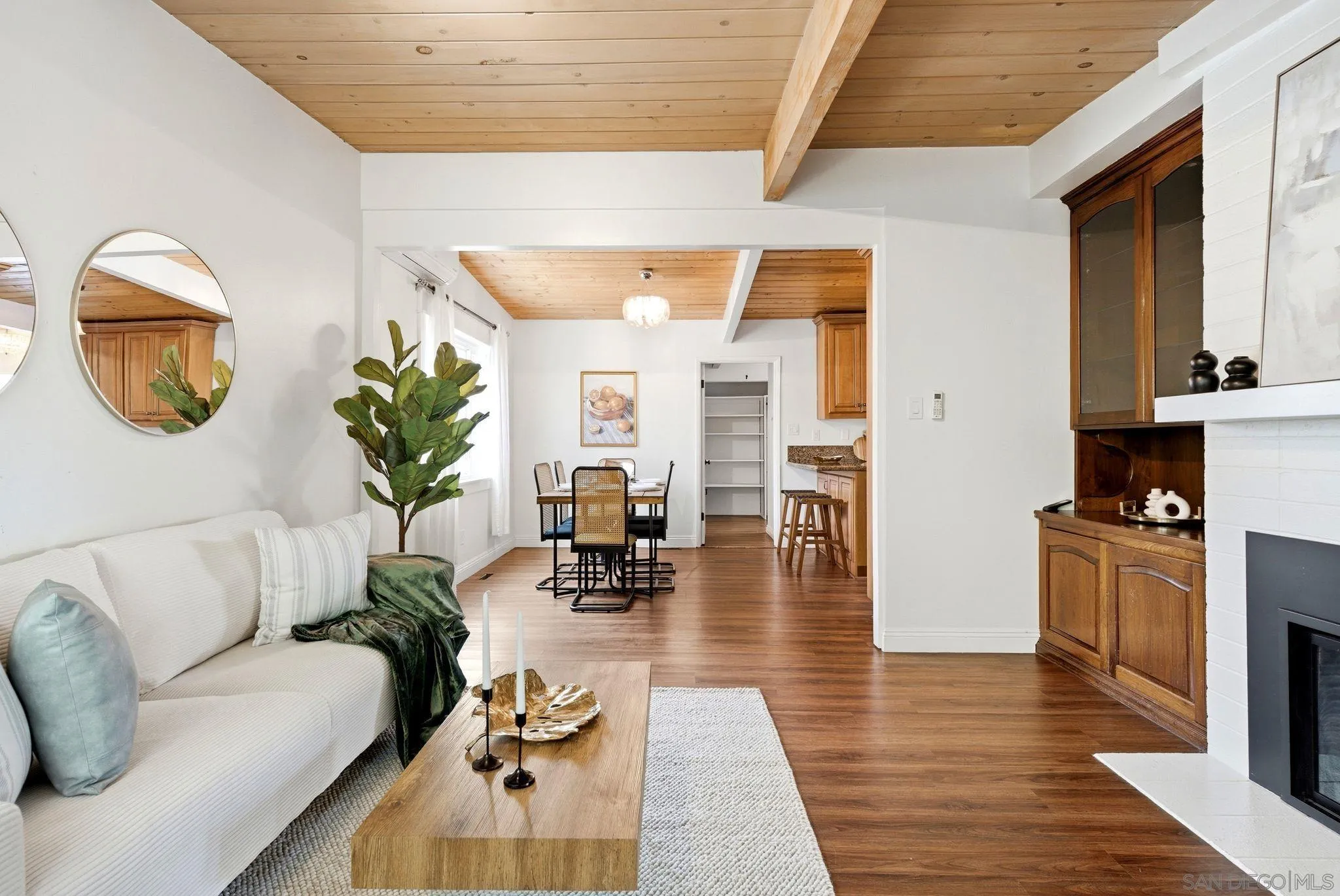 https://cdn.realtyfeed.com/cdn/127/260014700/dece325cba939d429af2c6375af29b1d.webp