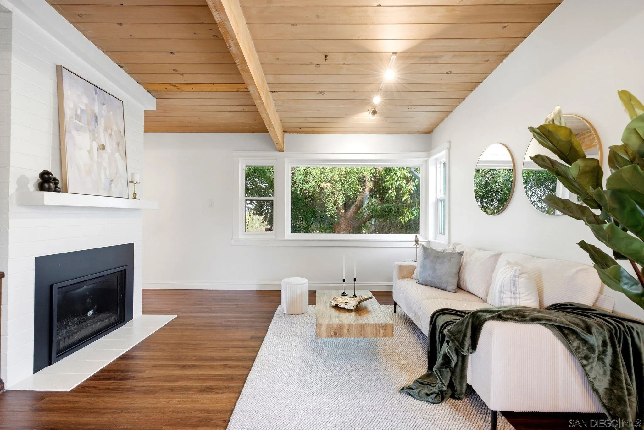 https://cdn.realtyfeed.com/cdn/127/260014700/ead2197645ec335111ef81dfa3981dd7.webp