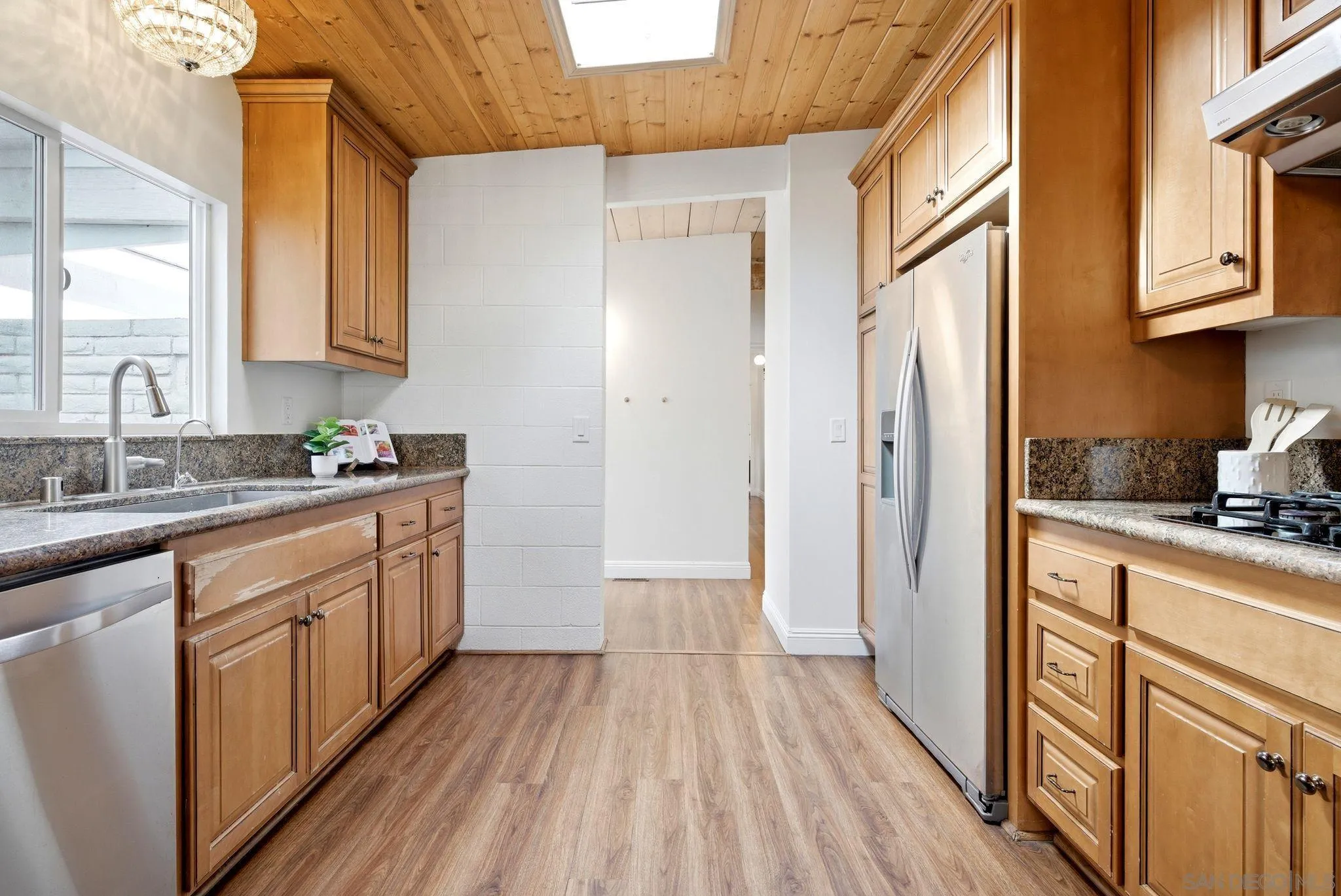 https://cdn.realtyfeed.com/cdn/127/260014700/fcb3449e0ed94a314c2819ebcee8958e.webp