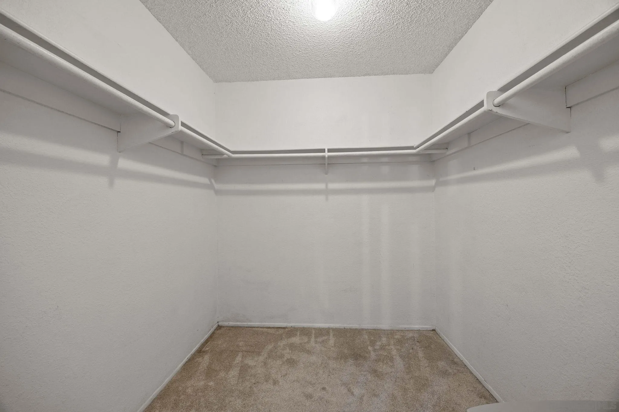 https://cdn.realtyfeed.com/cdn/127/260014702/338ee1c1d33fc6418f584c3ead620431.webp