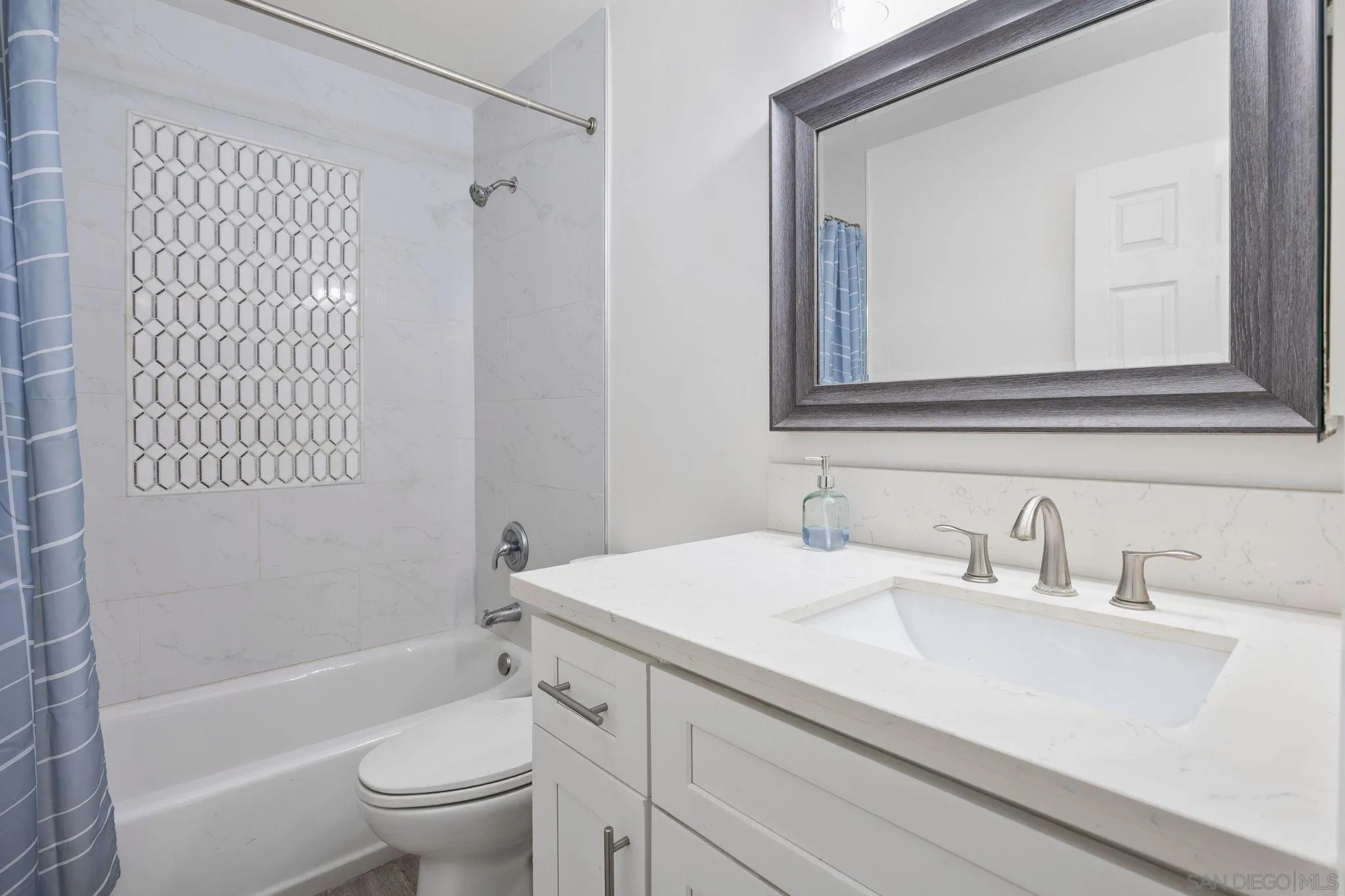 https://cdn.realtyfeed.com/cdn/127/260014702/88a384e34e3017b80d144f3d5a853eac.webp