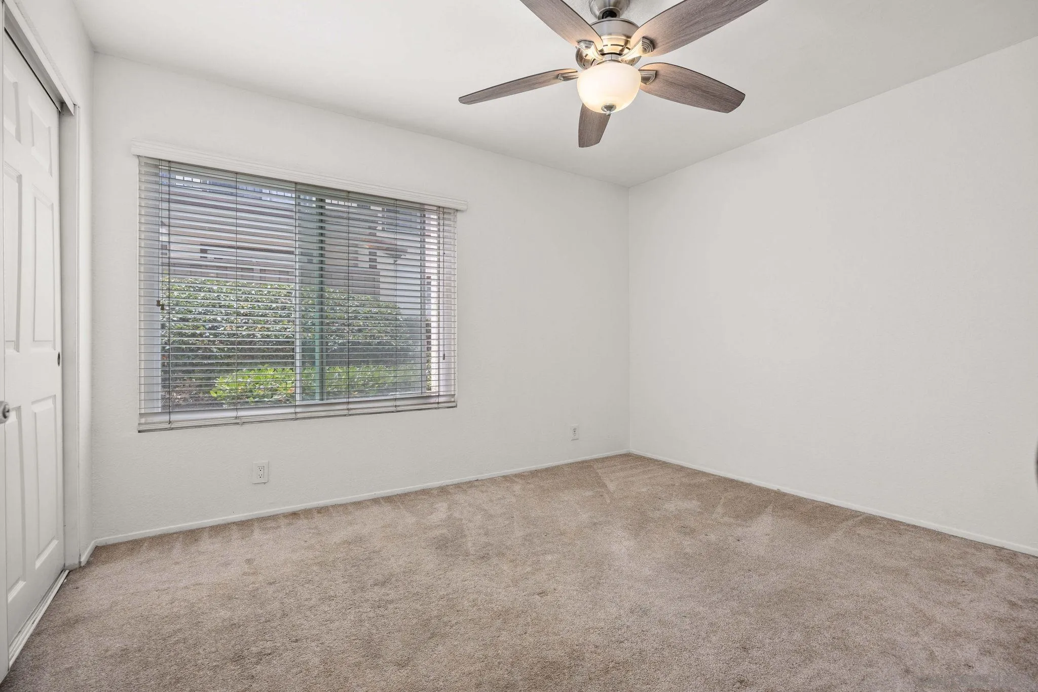 https://cdn.realtyfeed.com/cdn/127/260014702/8980bbbc3a834abd736ac9b852aab5e9.webp