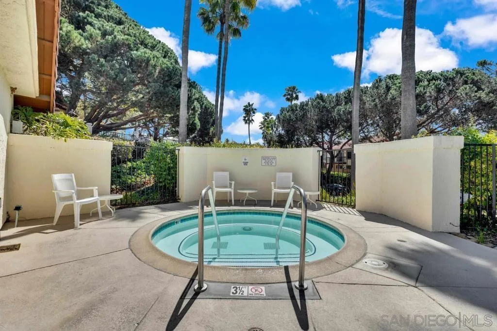https://cdn.realtyfeed.com/cdn/127/260014702/9077f42ebb471e6b04eeab211595d3b1.webp