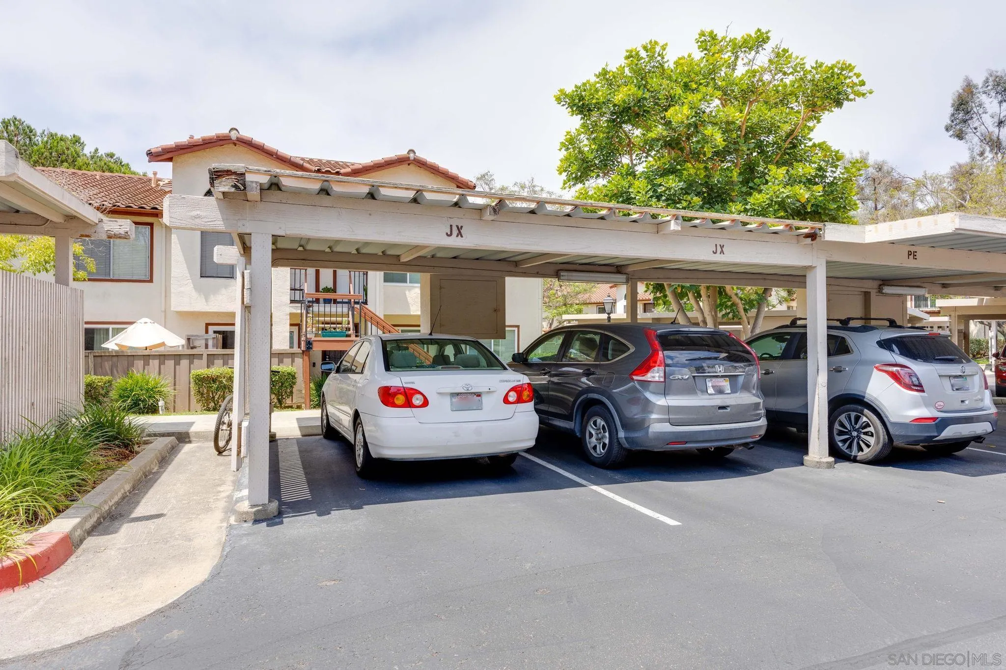 https://cdn.realtyfeed.com/cdn/127/260014702/e58f51ab1dd0bd5521dea124735babf3.webp