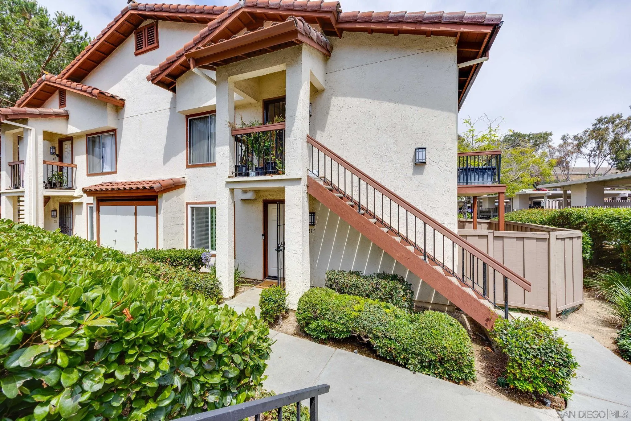 https://cdn.realtyfeed.com/cdn/127/260014702/fe5941a8b5e0e2bb5fc35b7d42502f42.webp