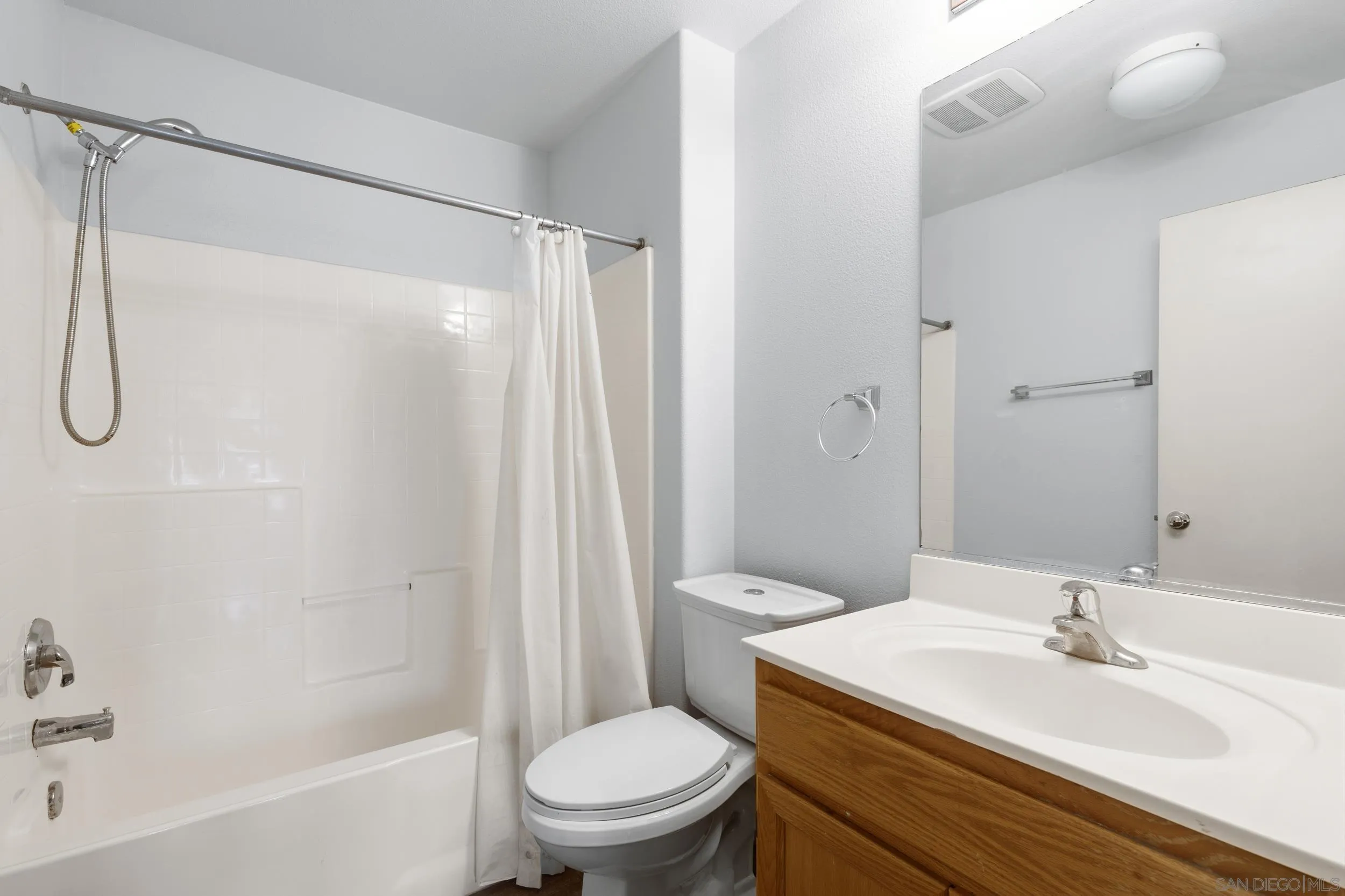 https://cdn.realtyfeed.com/cdn/127/260014703/b9d41a332be5722f61be7b035824280c.webp