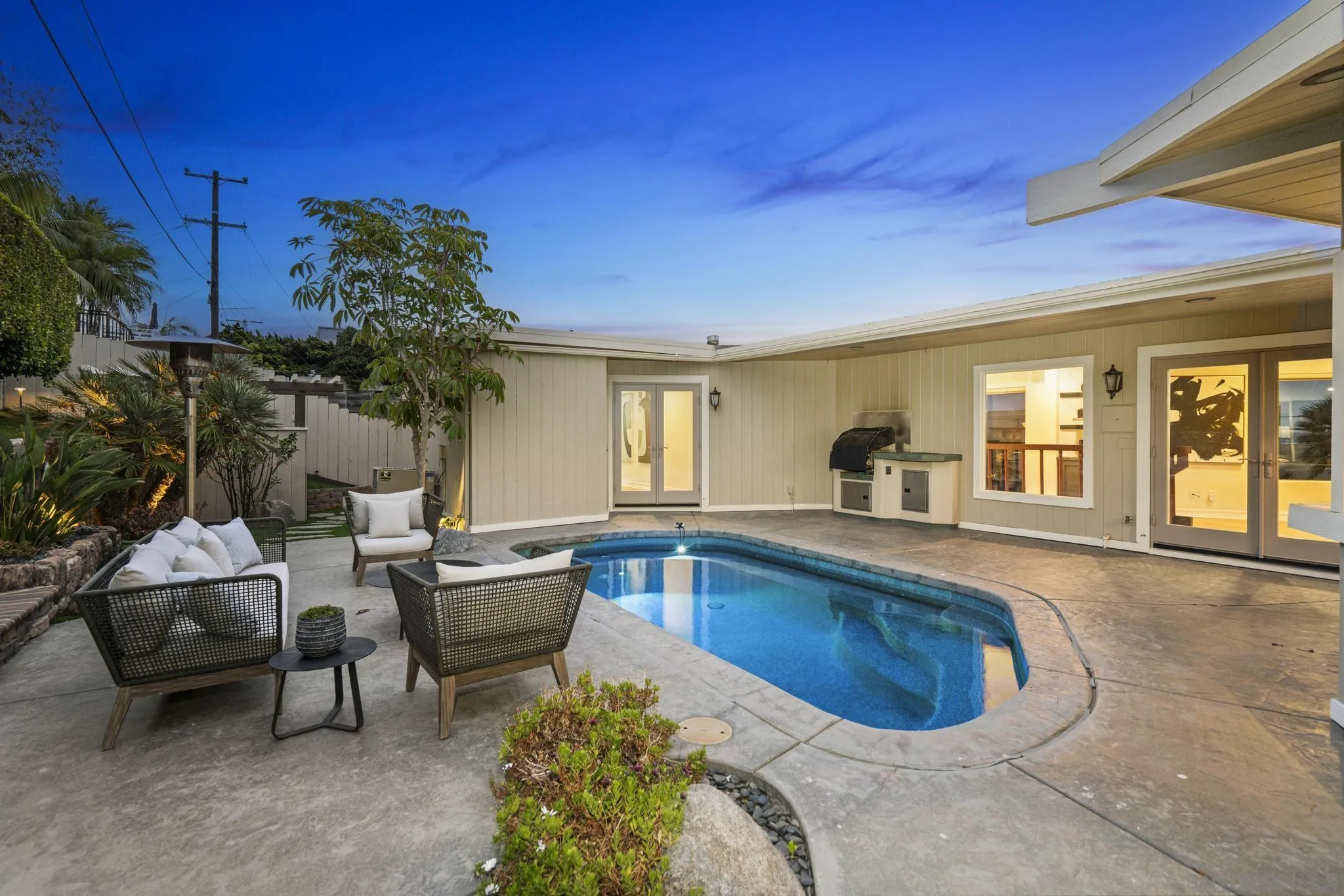 https://cdn.realtyfeed.com/cdn/127/260014706/08aa95fb404d74e8f4760bc613ef7dba.webp