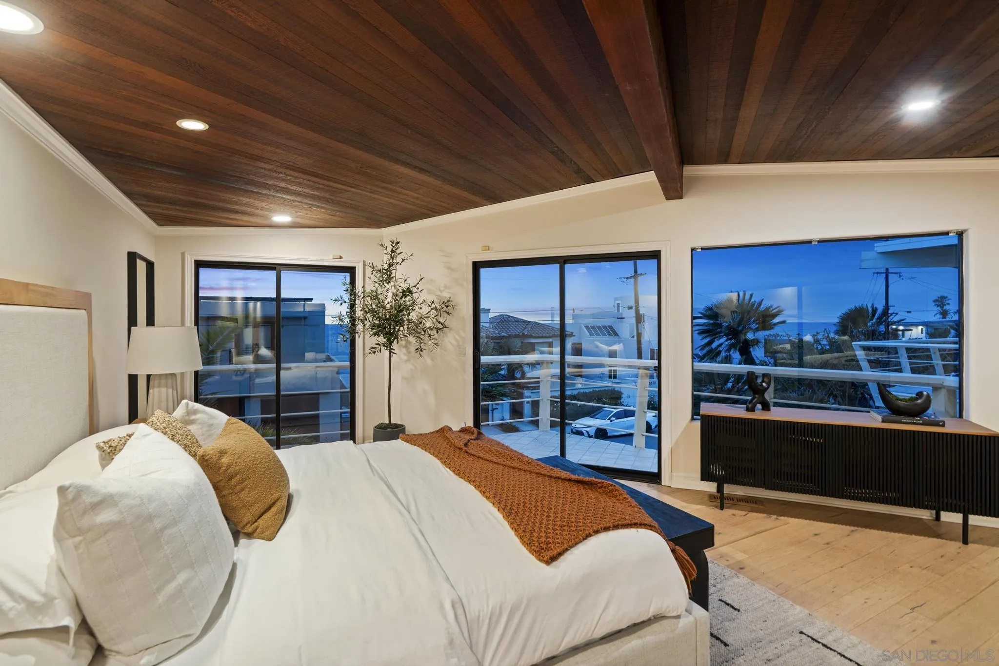 https://cdn.realtyfeed.com/cdn/127/260014706/0a1a3eb994f70924338be8d42a41858c.webp